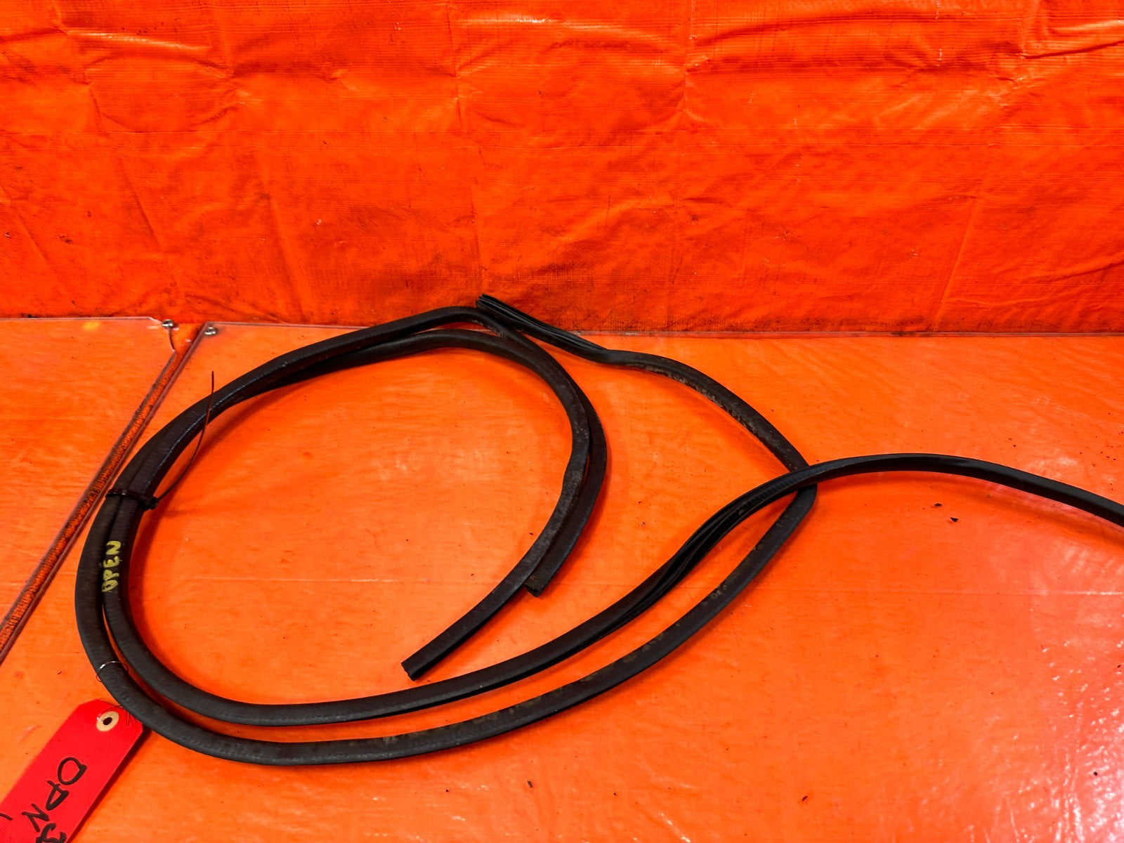 92 95 HONDA CIVIC 2D COUPE CHASSIS 2 DOOR OPEN TRIM WEATHER STRIP LEFT FRONT 3275