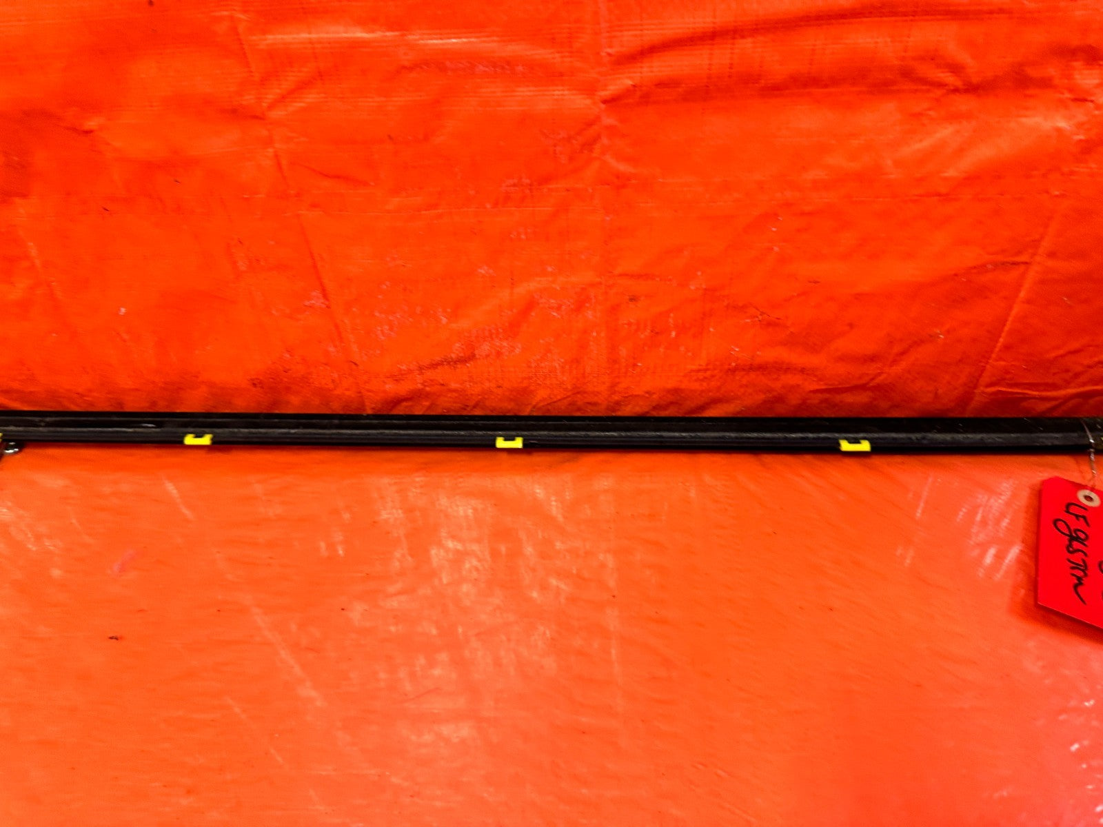 10 16 HYUNDAI GENESIS COUPE   DRIVER LEFT EXTERIOR WINDOW GLASS TRIM   OEM 3029