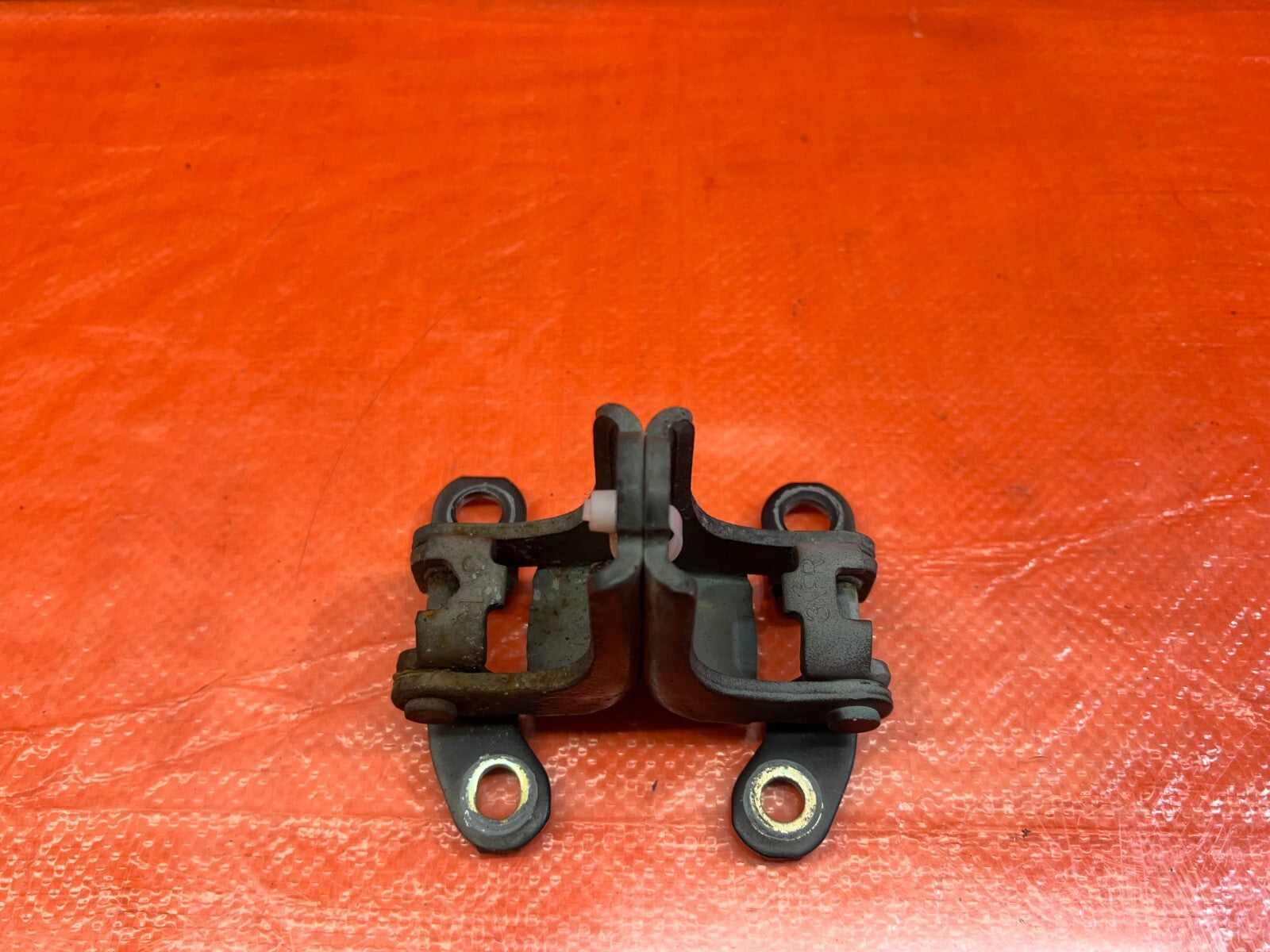 02 06 ACURA RSX   PASSENGER RIGHT FRONT DOOR HINGE SET UPPER LOWER   OEM #1715
