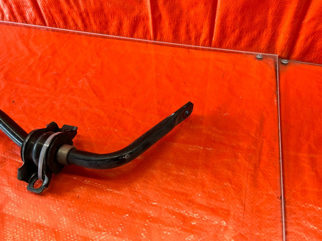 16 20 INFINITI Q50 Q60   3.0L RWD   REAR SWAY ANTI ROLL STABILIZER BAR   OEM 1054