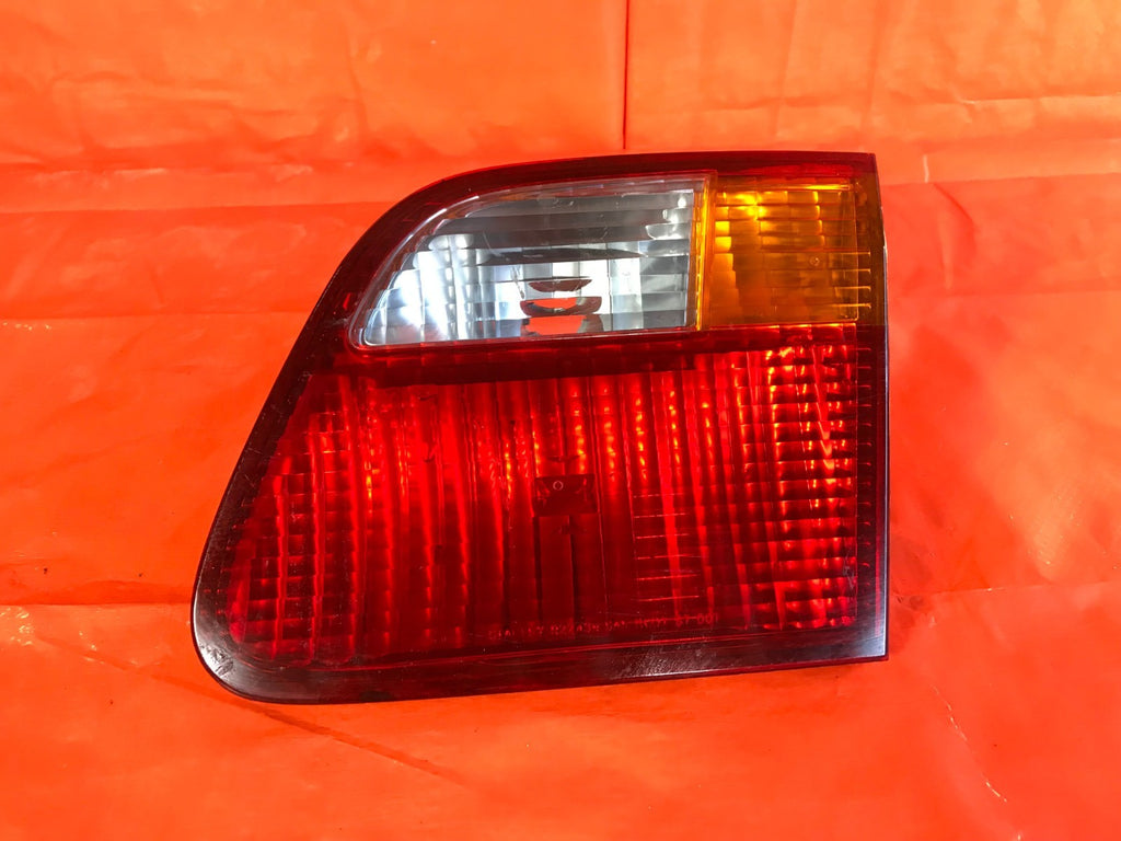 OEM 1999 2000 HONDA CIVIC 4 DOOR SEDAN PASSENGER RIGHT INNER TAIL LIGHT TRUNK0