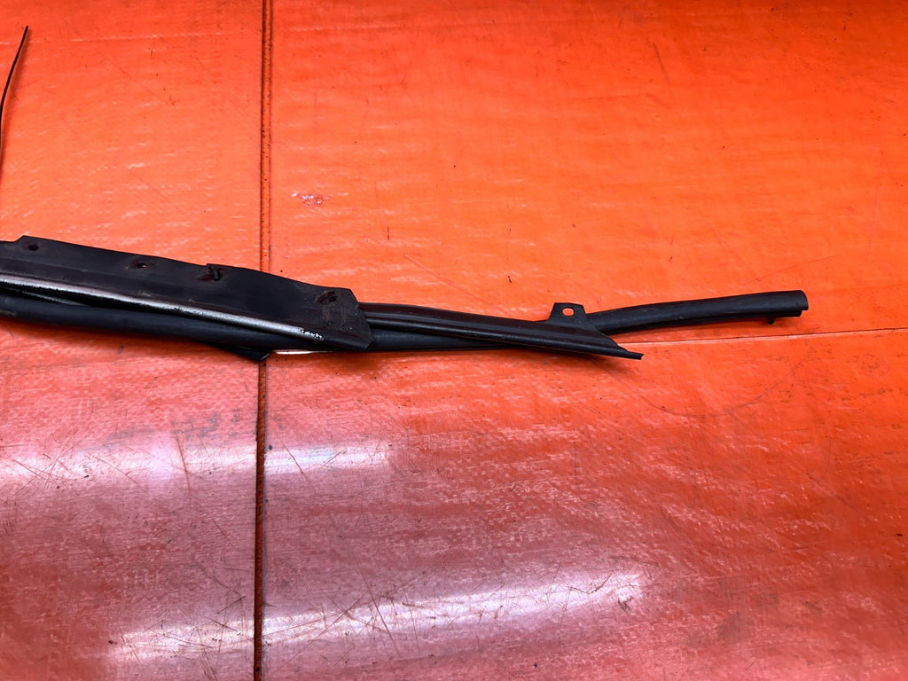 97 01 HONDA PRELUDE 2.2L FRONT HOOD COWL WEATHERSTRIP RUBBER SEAL TRIM OEM #3357