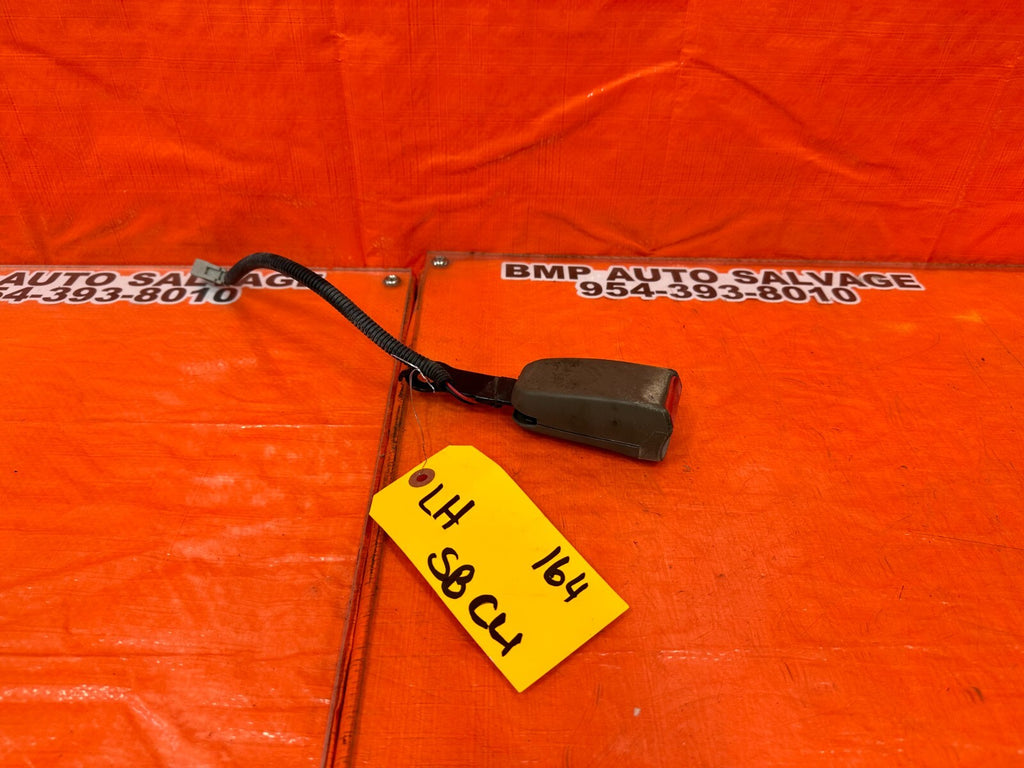 94 01 ACURA INTEGRA   DRIVER LEFT FRONT SEAT BELT CLIP BUCKLE   OEM FACTORY 1640