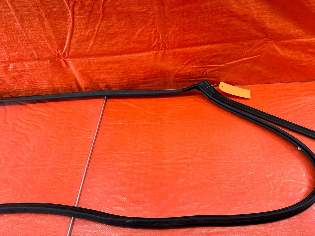 14 20 INFINITI Q50   DRIVER LEFT REAR DOOR WEATHER STRIP TRIM GASKET   OEM 2226