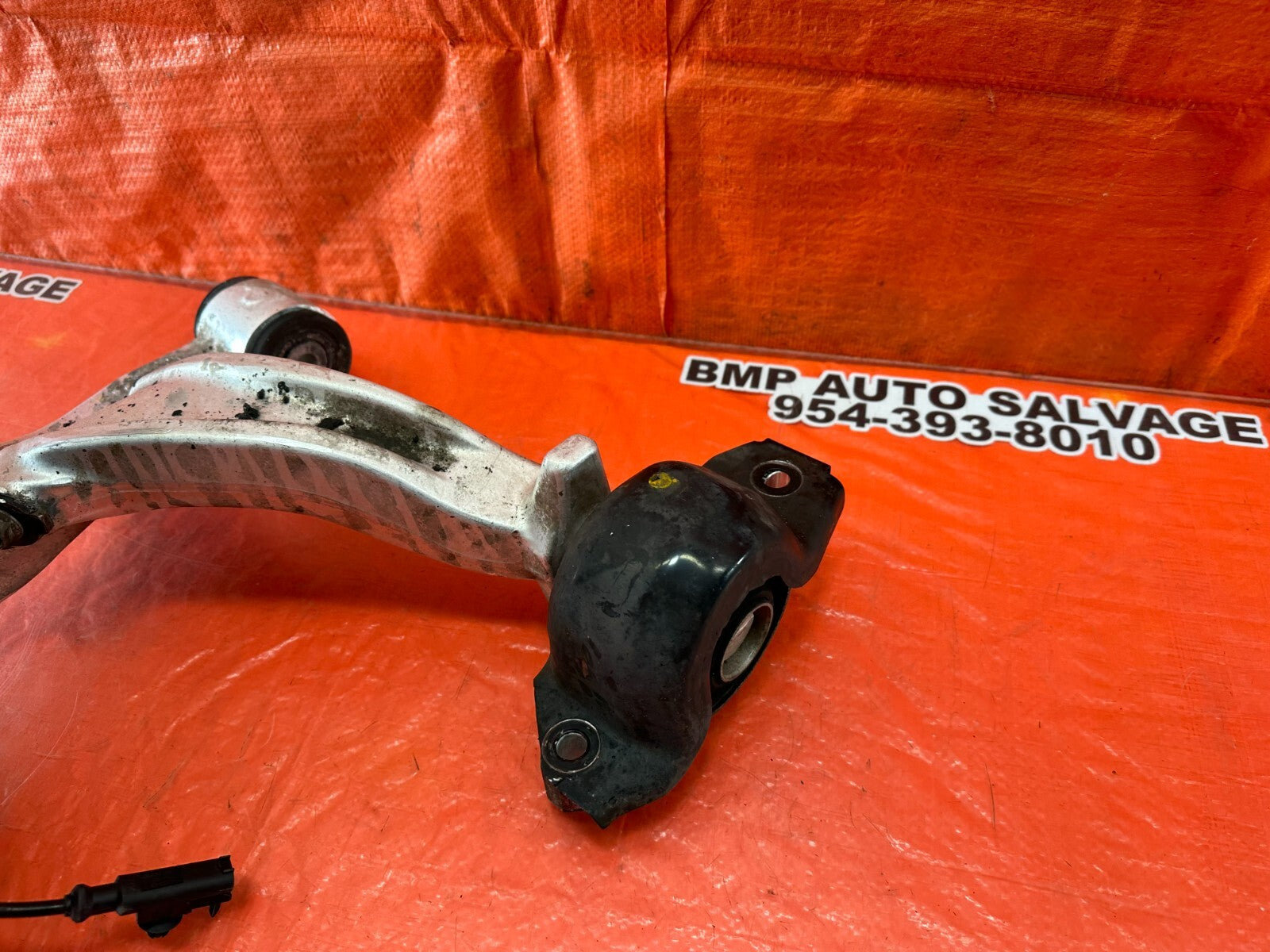 08 15 INFINITI G37 COUPE S RWD LEFT FRONT SPINDLE W/ LOWER CONTROL ARM OEM #2454