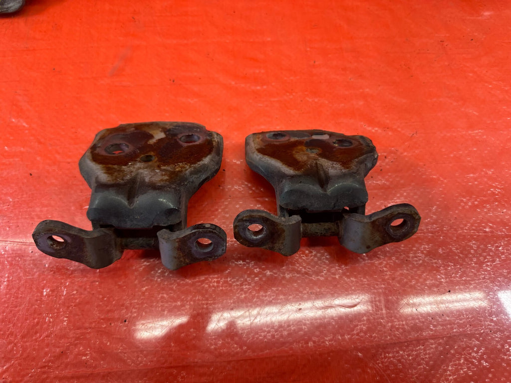 97 01 HONDA PRELUDE   DOOR HINGE SET HINGES   UPPER & LOWER   RIGHT SIDE OEM 21010