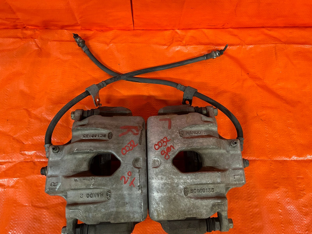 2010 10 HYUNDAI GENESIS   2D COUPE   2.0T BASE   FRONT BRAKE CALIPERS LEFT RIGHT4