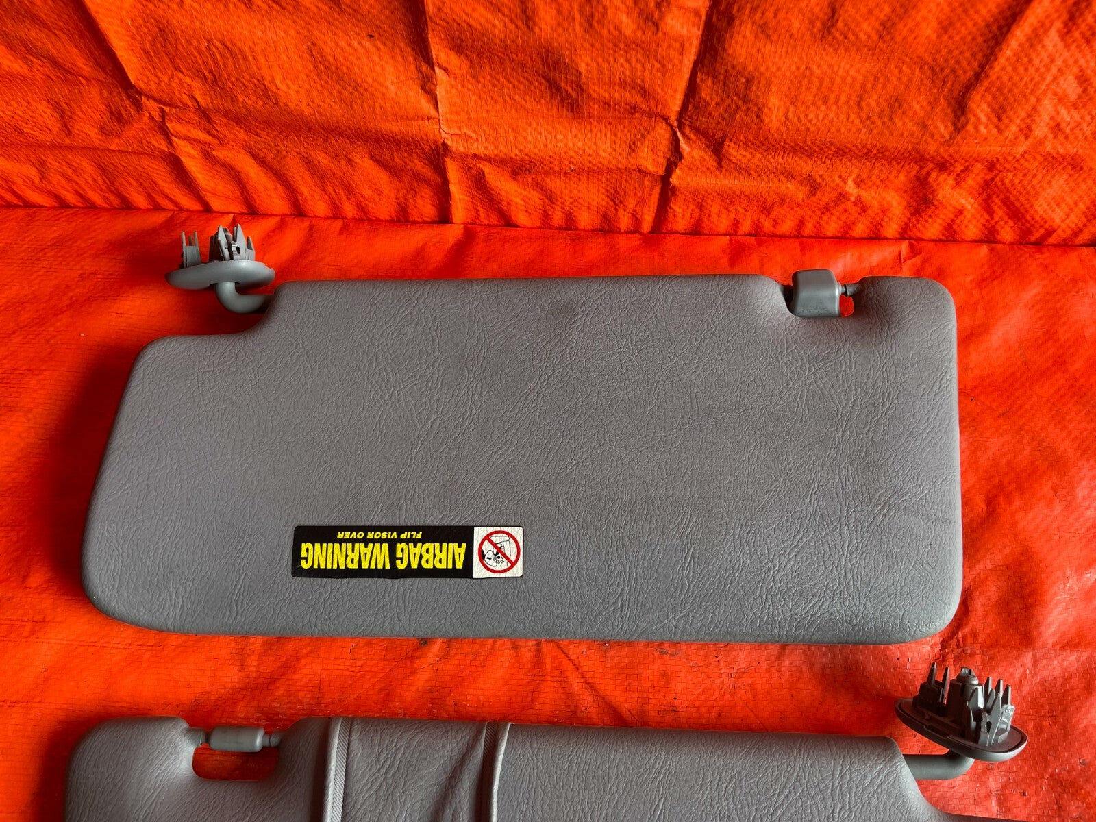02 04 HONDA CR V CRV   INTERIOR   SUN VISOR SET   LEFT RIGHT   GRAY COLOR   OEM 7