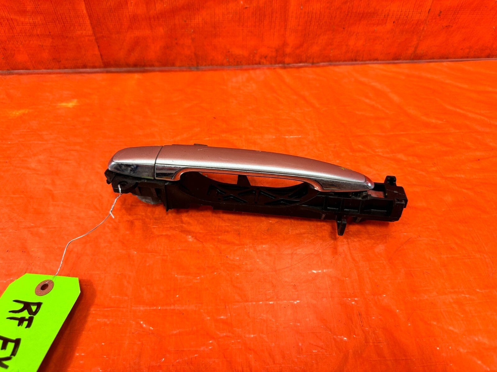 02 10 LEXUS SC430   PASSENGER RIGHT EXTERIOR DOOR HANDLE   OEM FACTORY OE #2883