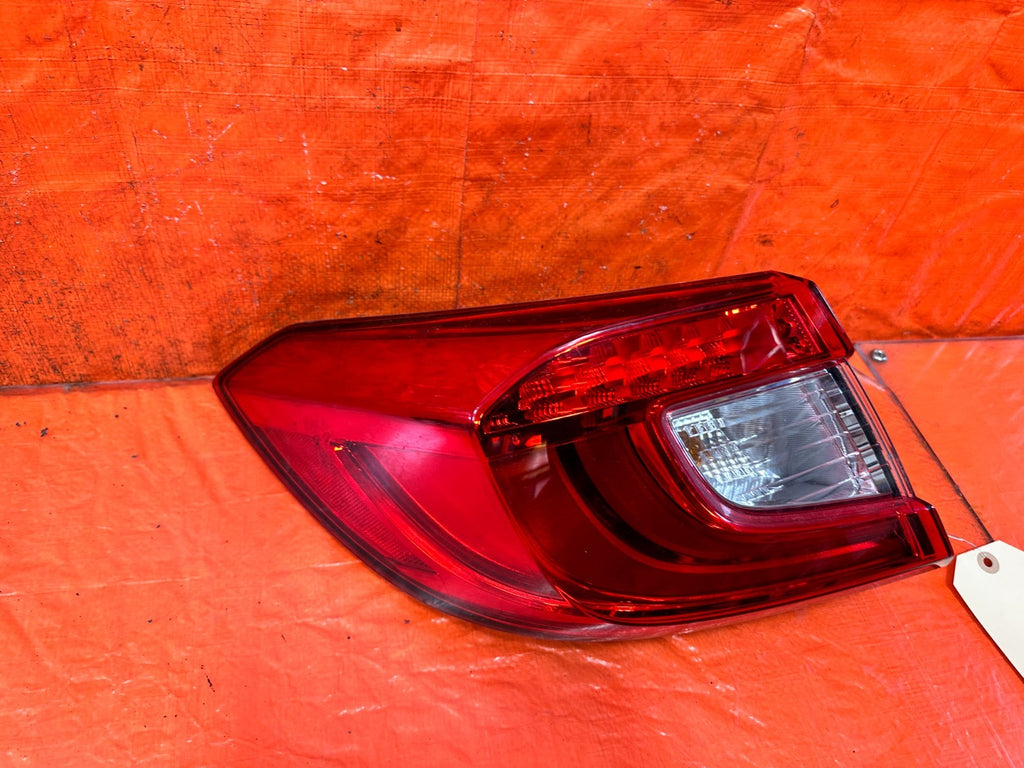 18 22 HONDA ACCORD   DRIVER LEFT TAIL LIGHT LAMP OUTER QUARTER PANEL OEM 3245
