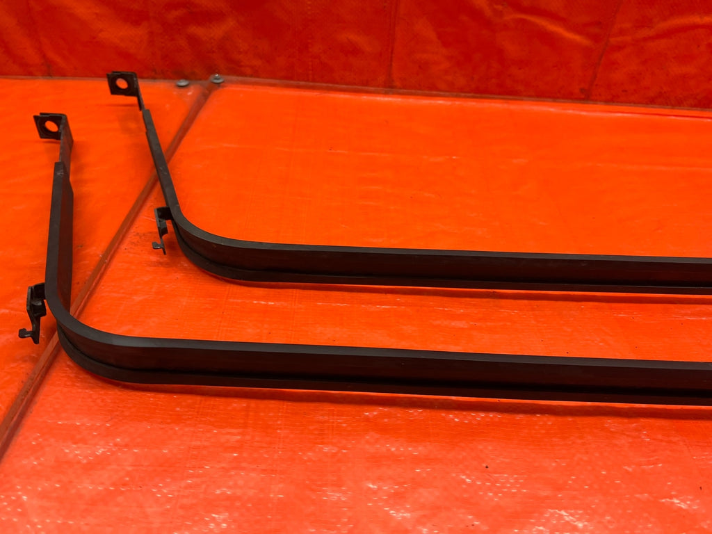08 15 INFINITI G37 COUPE GAS GASOLINE FUEL TANK MOUNTING STRAPS BAND SET OEM 1696