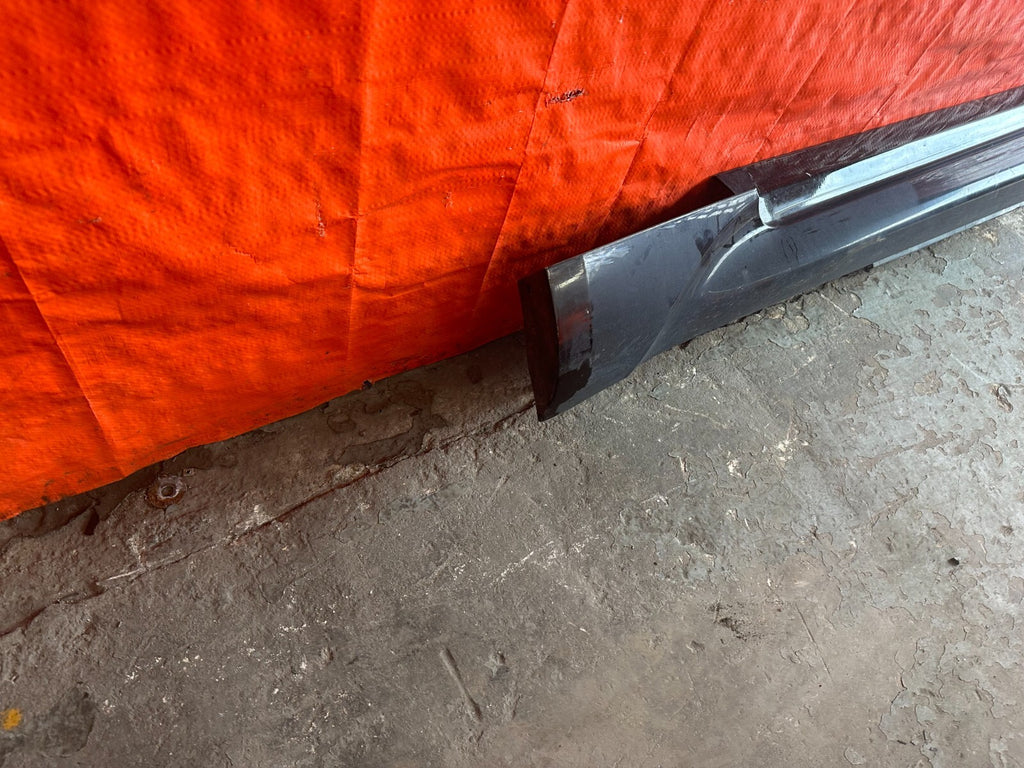 09 13 INFINITI G37 CONVERTIBLE   DRIVER LEFT SIDE SKIRT ROCKER MOLDING OEM #2327
