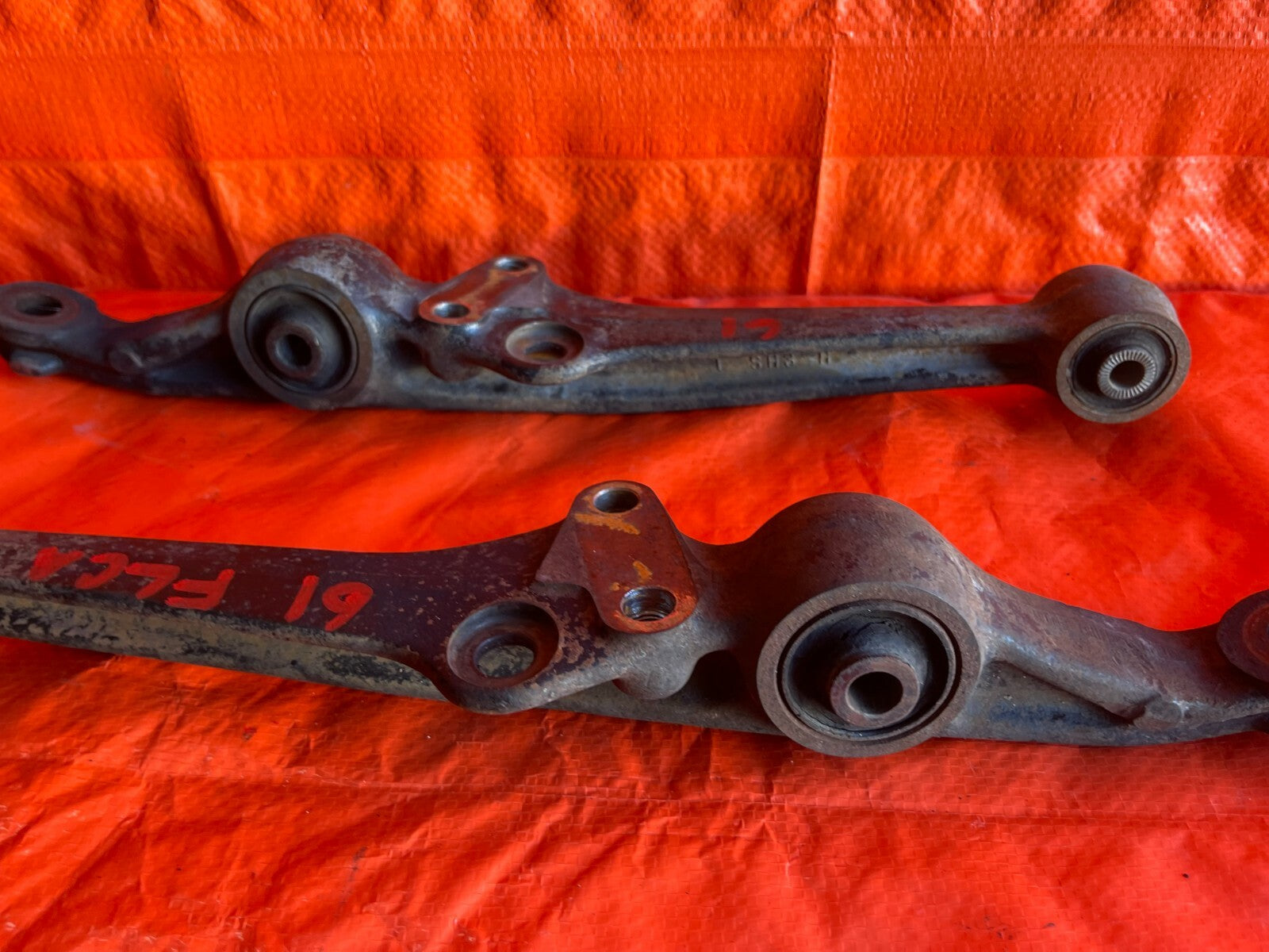 88 91 HONDA CRX   FRONT   LOWER CONTROL ARM SET   ARMS LEFT AND RIGHT   OEM #617