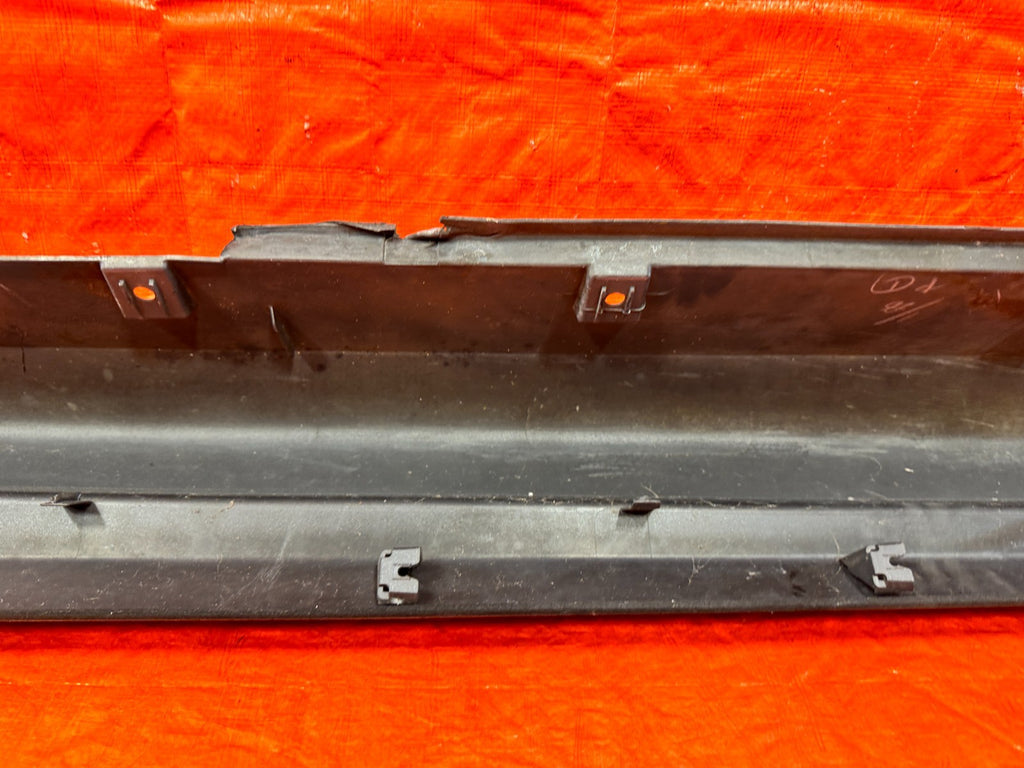 09 13 INFINITI G37 CONVERTIBLE   DRIVER LEFT SIDE SKIRT ROCKER MOLDING OEM #31013
