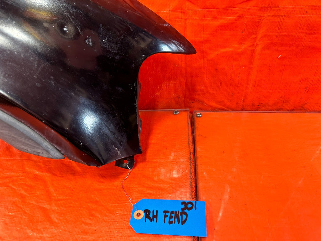 97 01 HONDA CR V CRV   PASSENGER RIGHT FRONT   FENDER W/ TRIM   OEM 3001