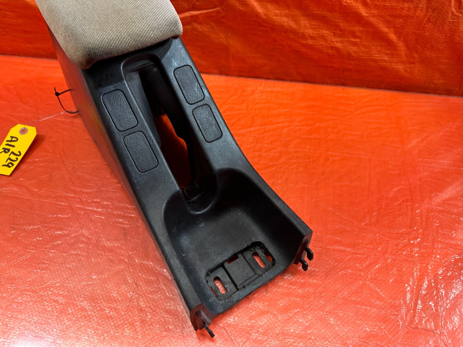 94   01 ACURA INTEGRA   CENTER CONSOLE ARM REST   TAN CLOTH TOP OEM FACTORY 2292
