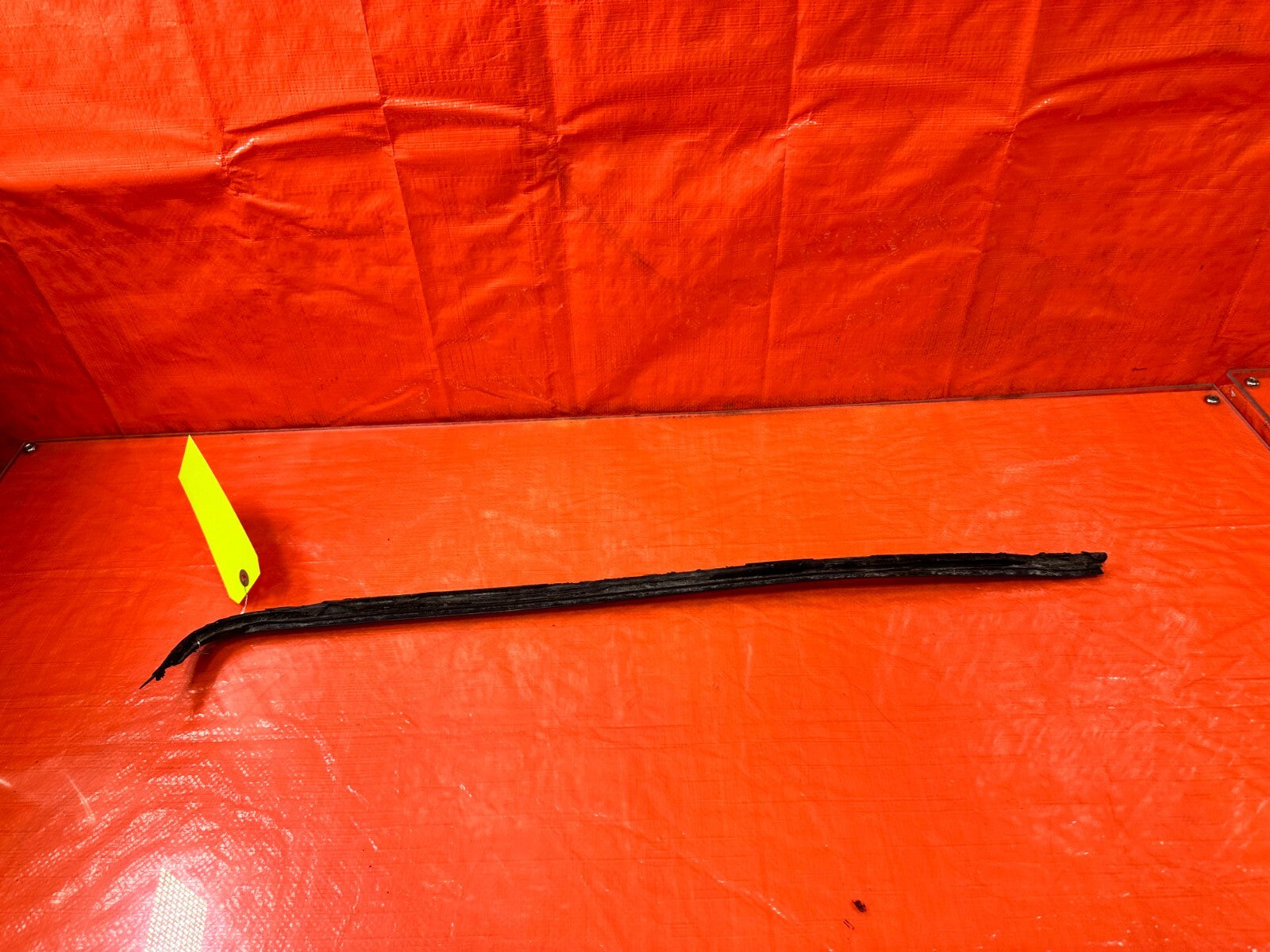 88 91 HONDA CRX   WINDSHIELD TRIM GARNISH MOLDING PASSENGER RIGHT   OEM #2774