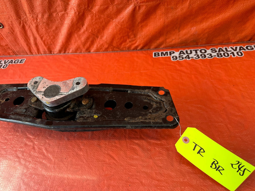 08 15 INFINITI G37 & Q60 COUPE   RWD ONLY   MANUAL TRANSMISSION BRACKET OEM #2457