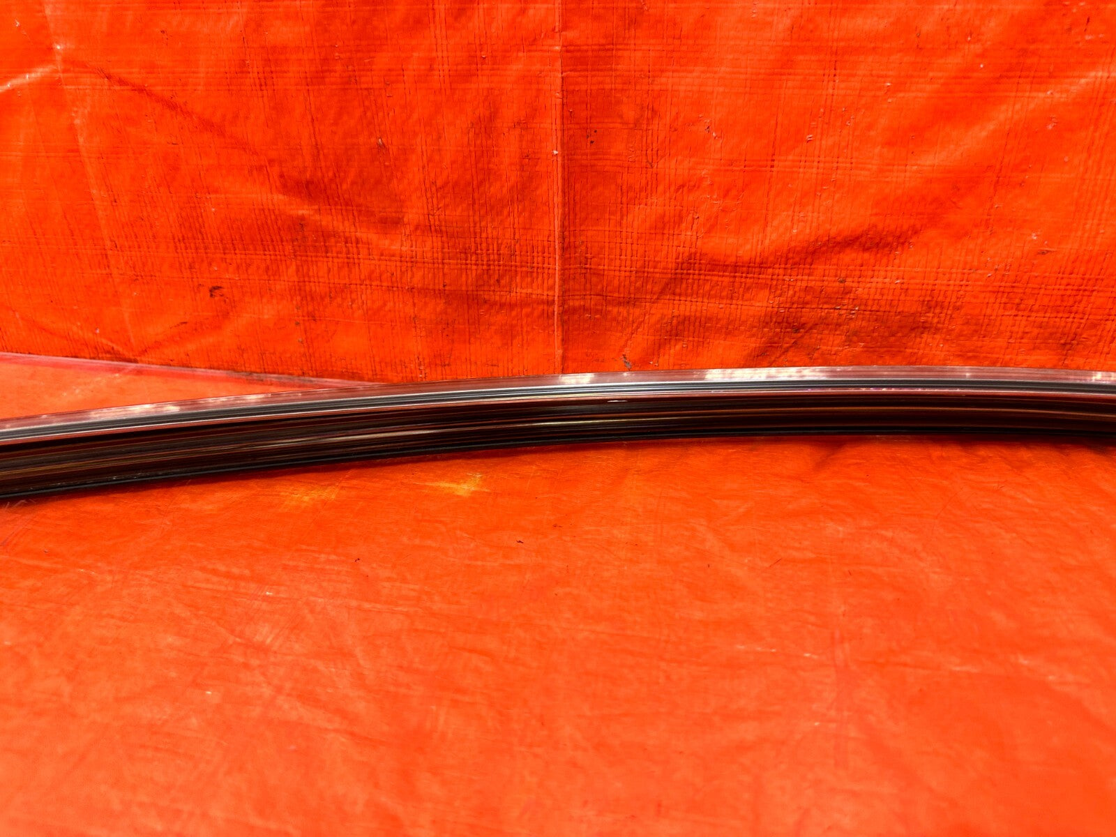 FRS BRZ & 86   DRIVER LEFT UPPER GLASS TRIM DRIP  RETAINER   OEM #2938