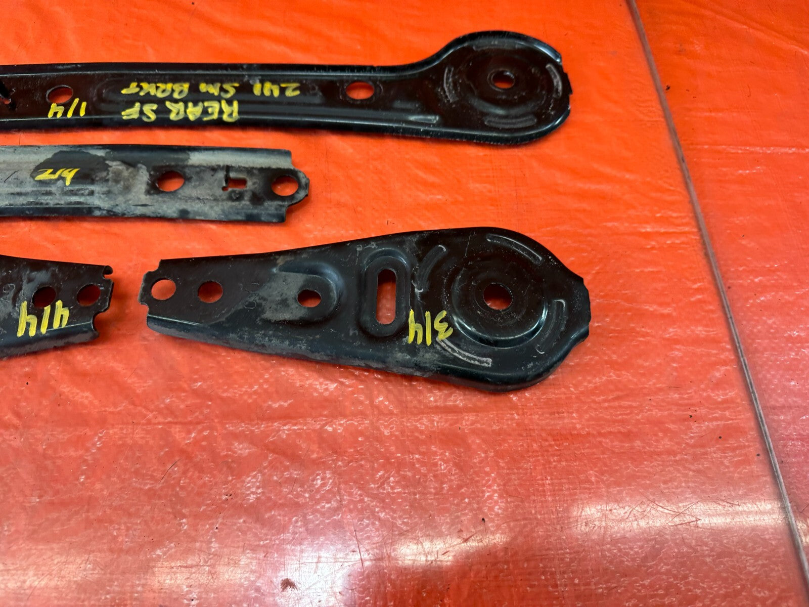 13 17 HONDA ACCORD SEDAN   REAR SUB FRAME CROSSMEMBER MOUNTING BRACKETS OEM 2411