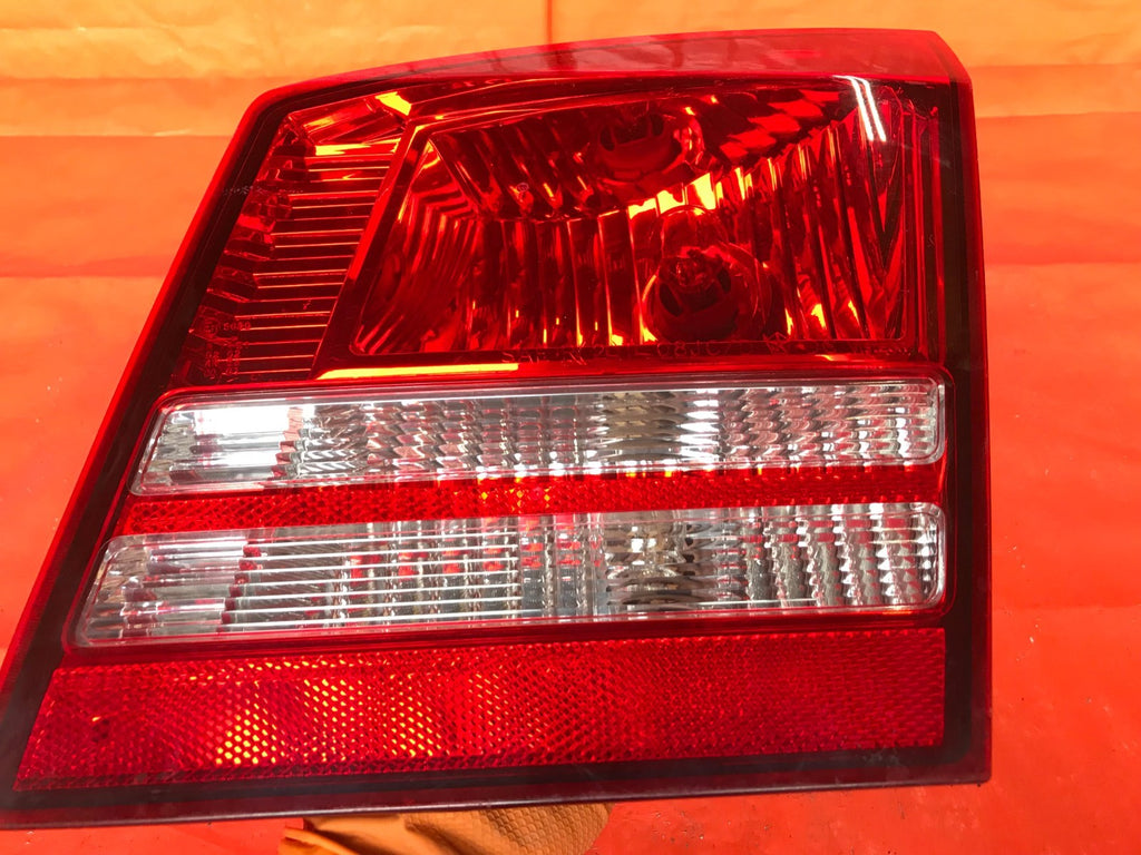 OEM 2009 2010 2011 DODGE JOURNEY PASSENGER RIGHT INNER DECK LIDE TAIL LIGHT LAMP3