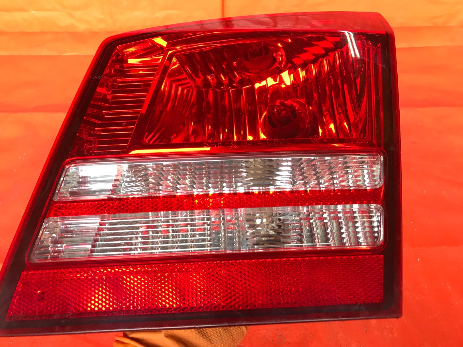 OEM 2009 2010 2011 DODGE JOURNEY PASSENGER RIGHT INNER DECK LIDE TAIL LIGHT LAMP3