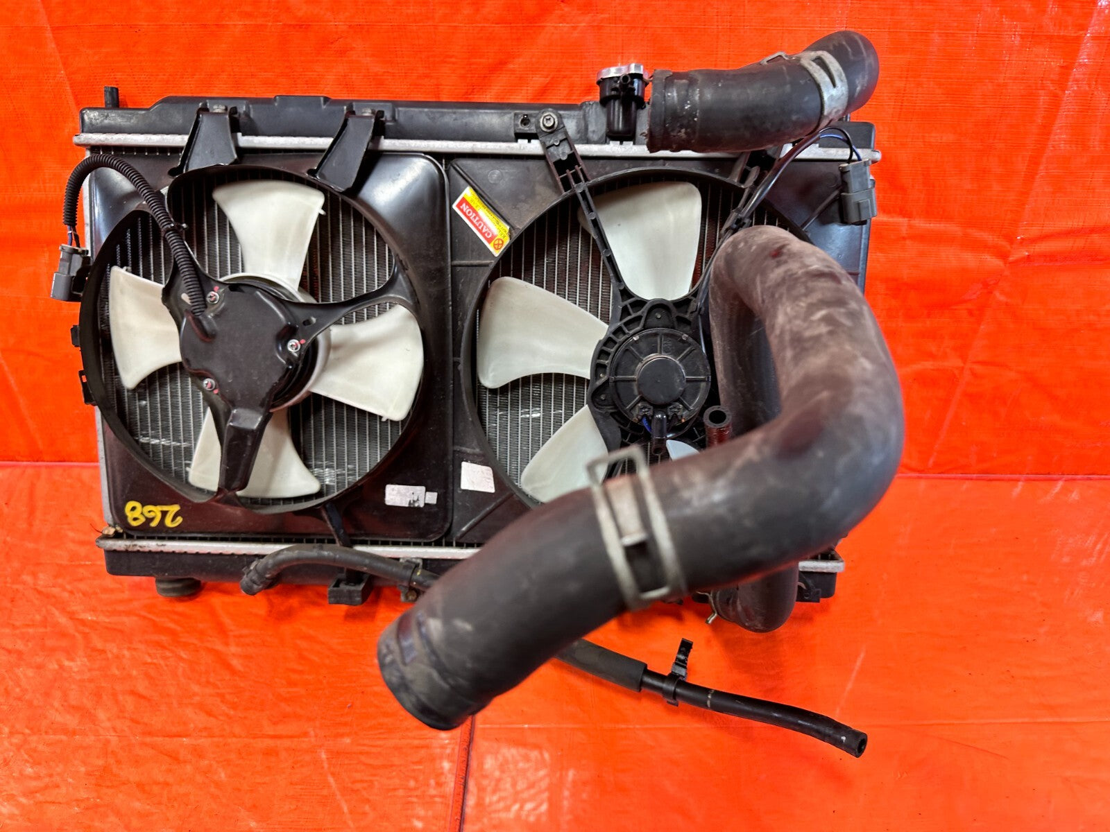 94 01 ACURA INTEGRA   AUTOMATIC MODEL   RADIATOR W/ HOSES AND RESERVOIR   OEM 689