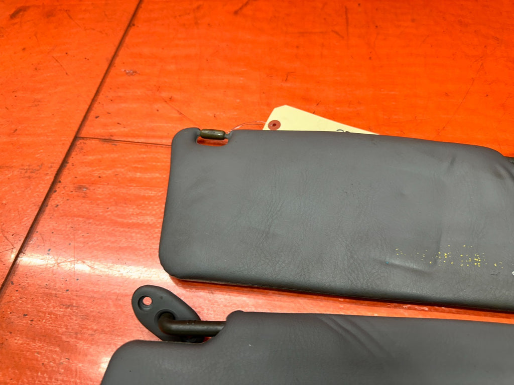 97 01 HONDA PRELUDE 2.2L DRIVER PASSENGER FRONT SUN VISOR SHADE SET OEM #33610