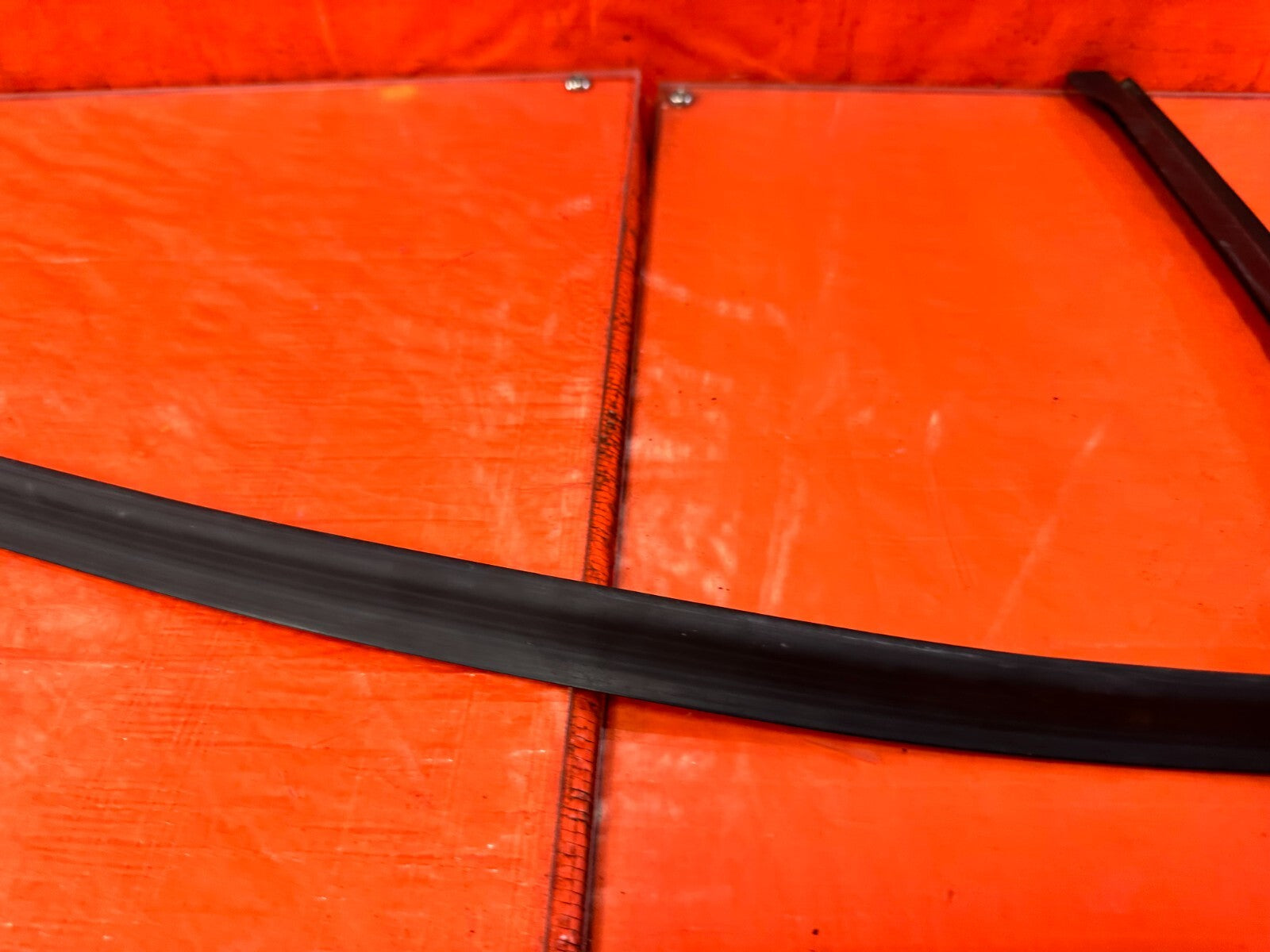 02 06 ACURA RSX   PASSENGER RIGHT FRONT DOOR GLASS SUB SEAL   OEM #28012