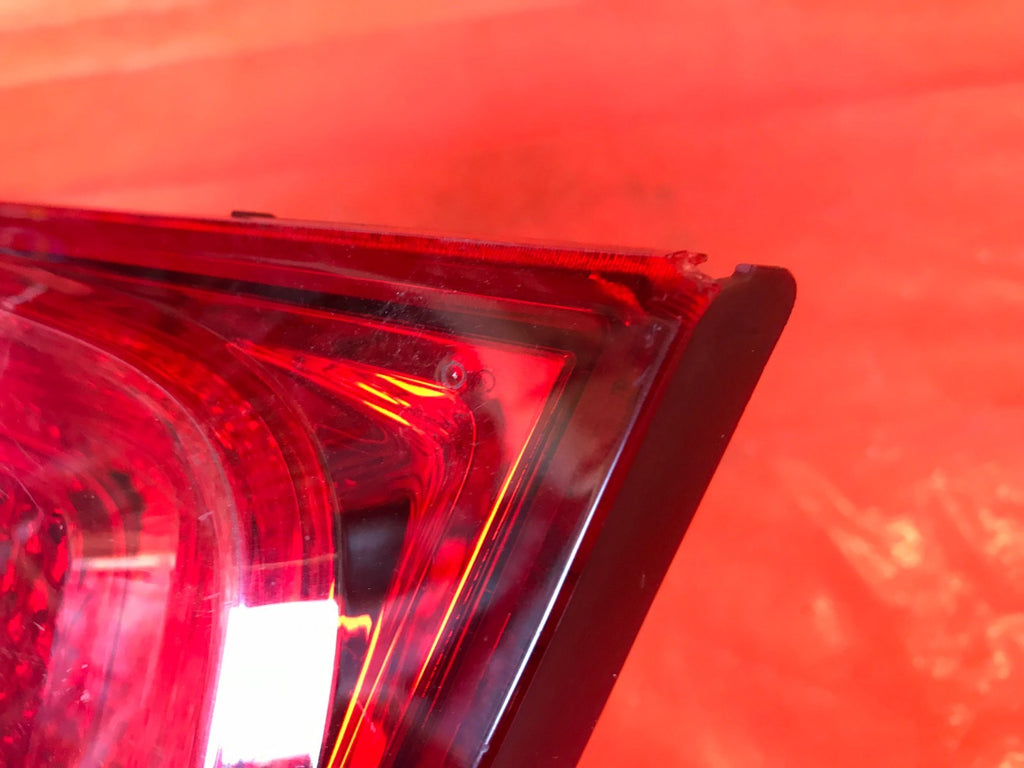 OEM 2013 2014 2015 CHEVROLET MALIBU PASSENGER RIGHT INNER TRUNK TAIL LIGHT LAMP2