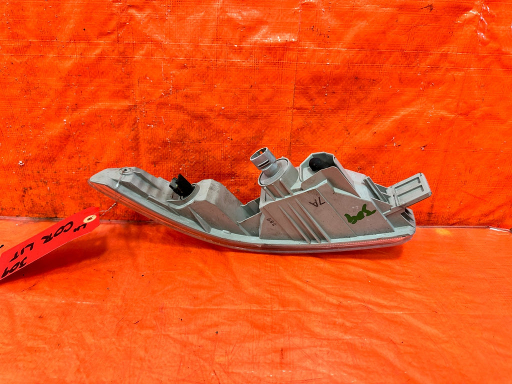 94 97 ACURA INTEGRA   DRIVER LEFT BUMPER MOUNTED CORNER LIGHT LAMP   OEM 3092