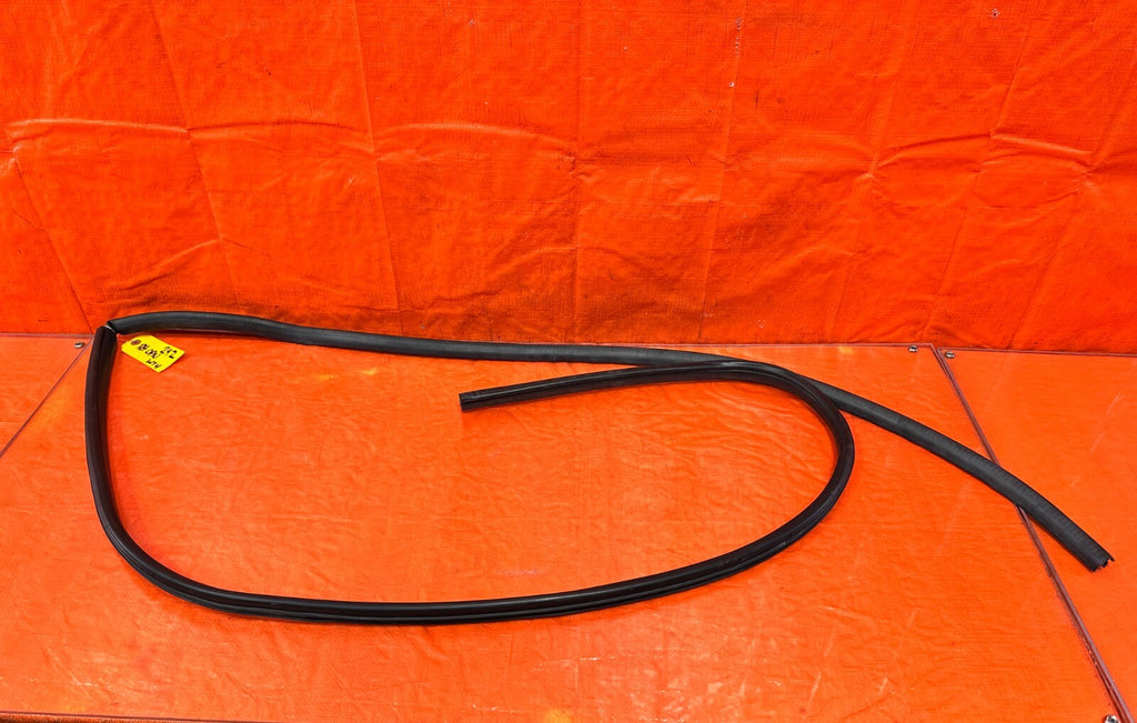 13 20 SUBARU BRZ   CHASSIS TO DOOR OPEN TRIM RUBBER STRIP RIGHT FRONT OEM #2920