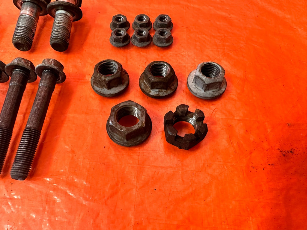 08 15 INFINITI G37 & Q60 FRONT CONTROL ARM BOLTS   UPPER LOWER SPINDLE   OEM 3282