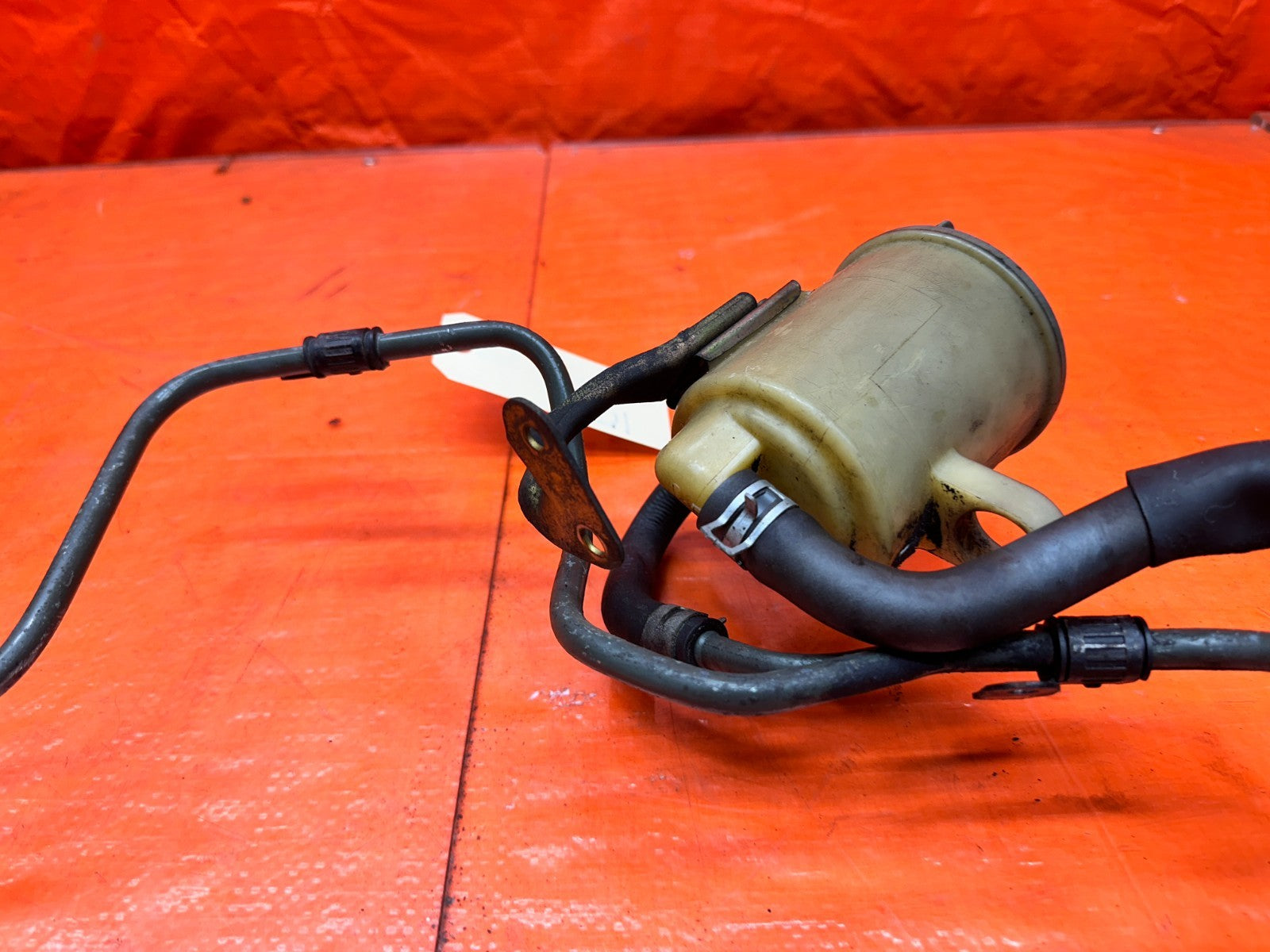 94 01 ACURA INTEGRA POWER STEERING FLUID RESERVOIR TANK AND LINES OEM #33110