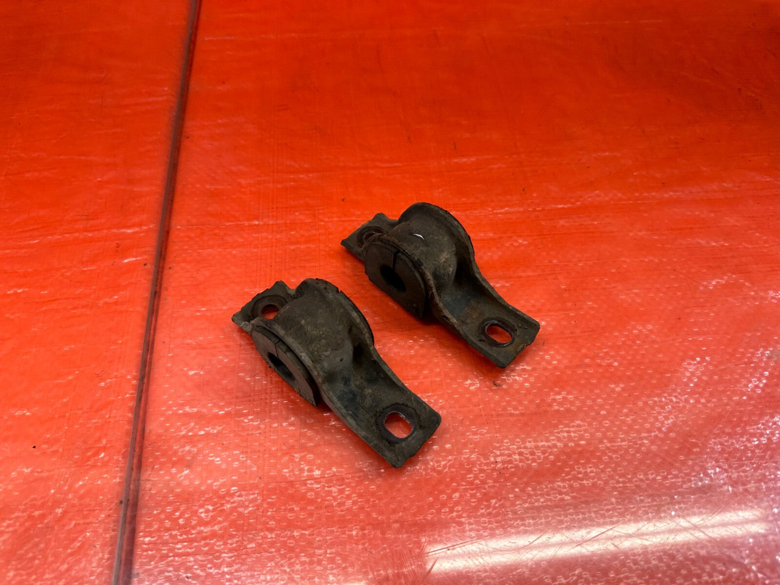 02 05 HONDA CIVIC SI EP3 HATCH REAR SWAY BAR MOUNTING BRACKET & BUSHINGS OEM 2130