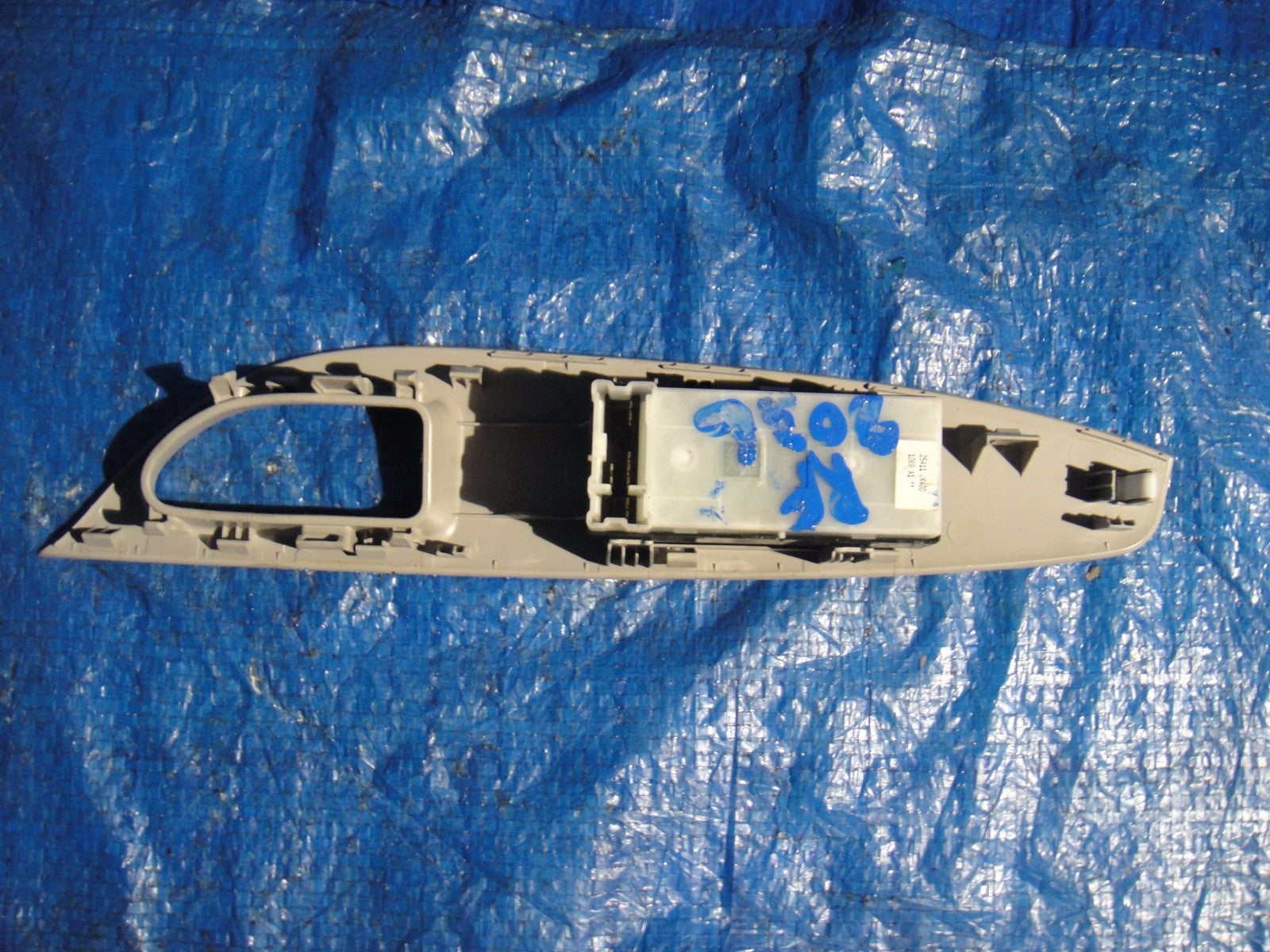 OEM 2009 G37 AWD G37X SEDAN 4D RIGHT FRONT PASSENGER WINDOW / LOCK SWITCH #11124