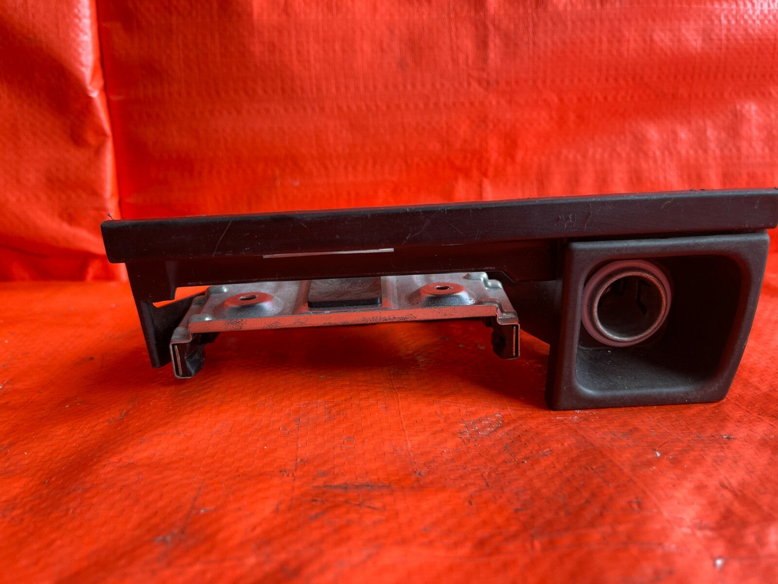 94   01 ACURA INTEGRA   FRONT CONSOLE PANEL ASH TRAY HOUSING ONLY   BLACK   OEM3