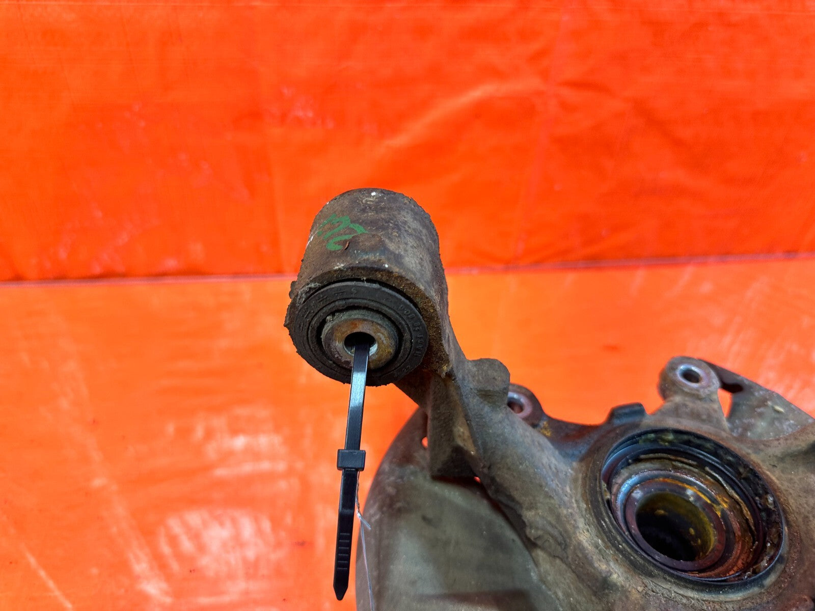 90 93 MAZDA MX 5 MIATA   DRIVER LEFT REAR   SPINDLE KNUCKLE HUB   OEM #26711