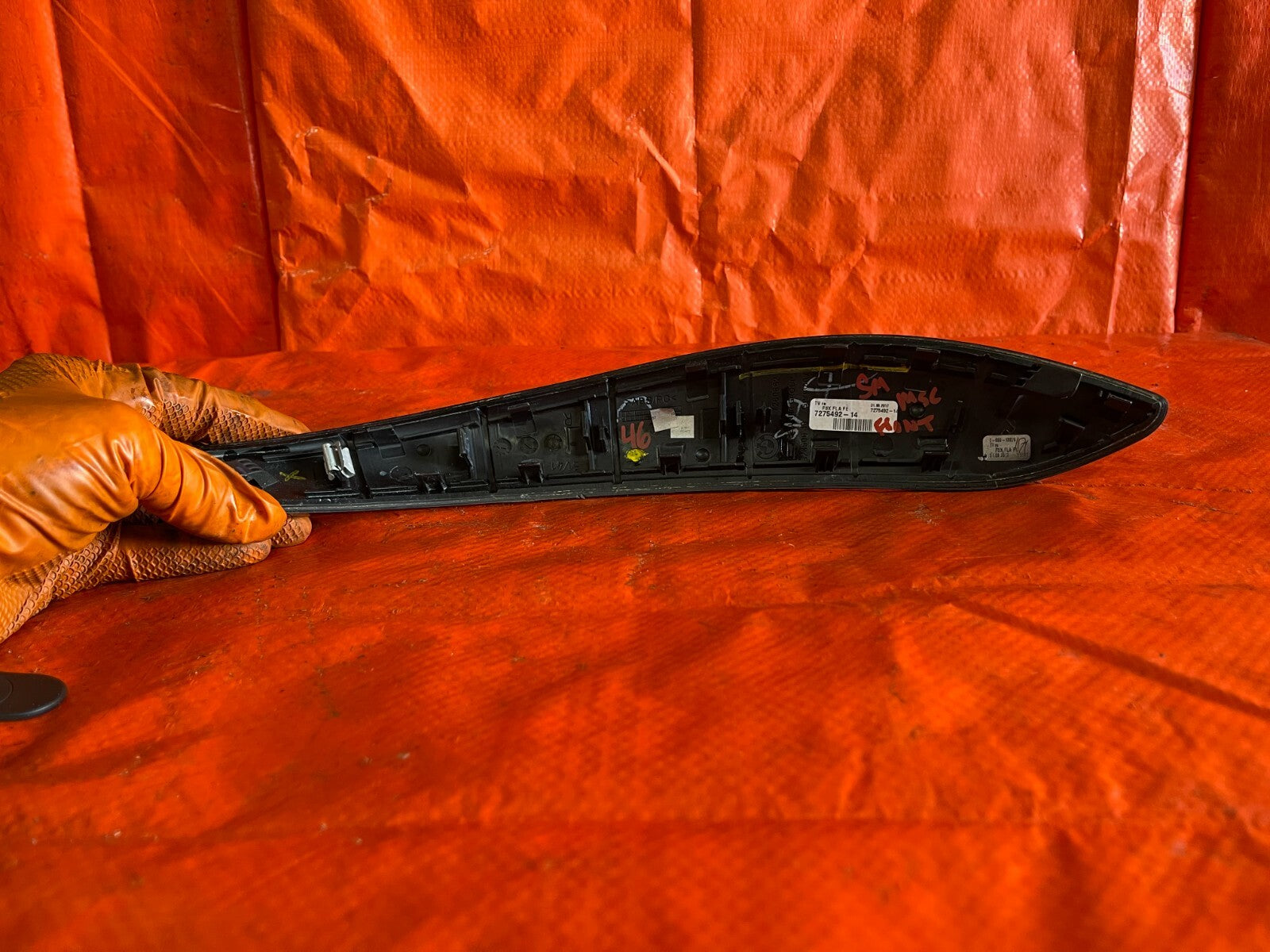 BMW 13 16 328i / 13 16 320i   PASSENGER RIGHT FRONT   DOOR PANEL GRAB TRIM   OEM4