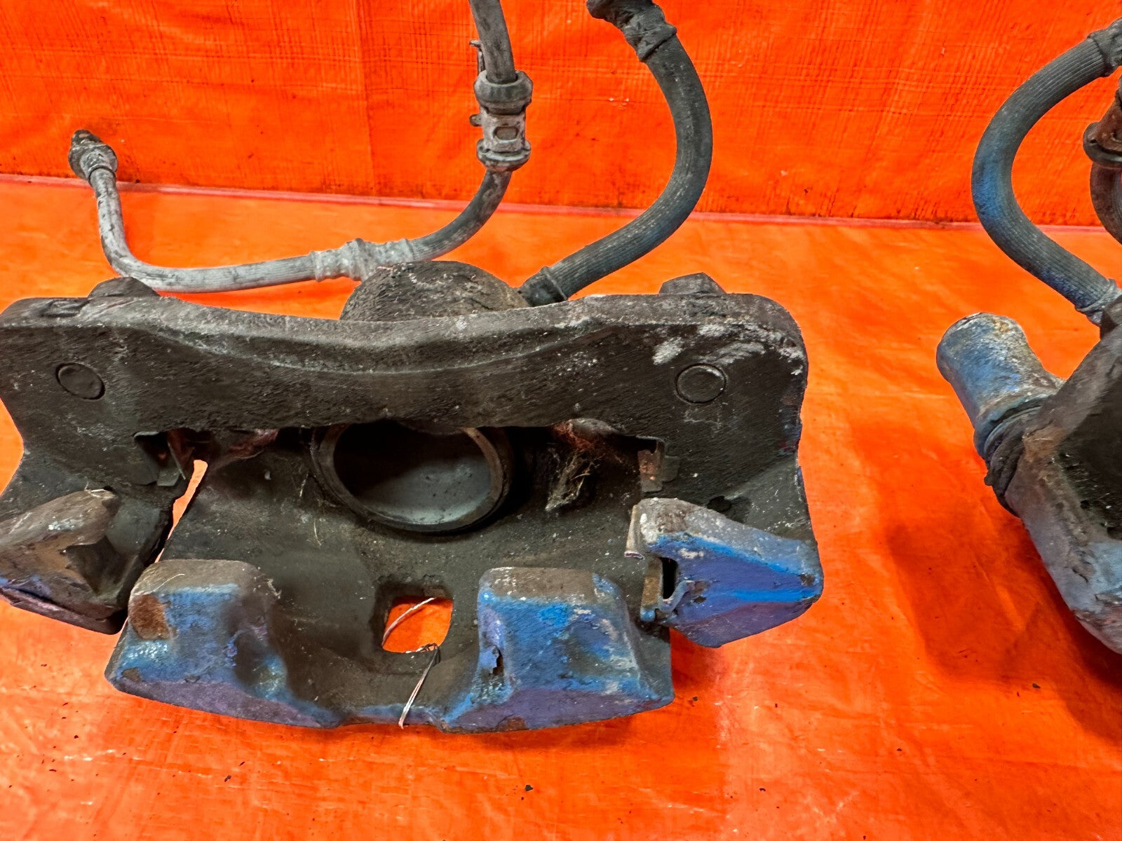 88 89 HONDA CRX DX SI   FRONT BRAKE CALIPERS   LEFT RIGHT CALIPER SET    OEM 27715