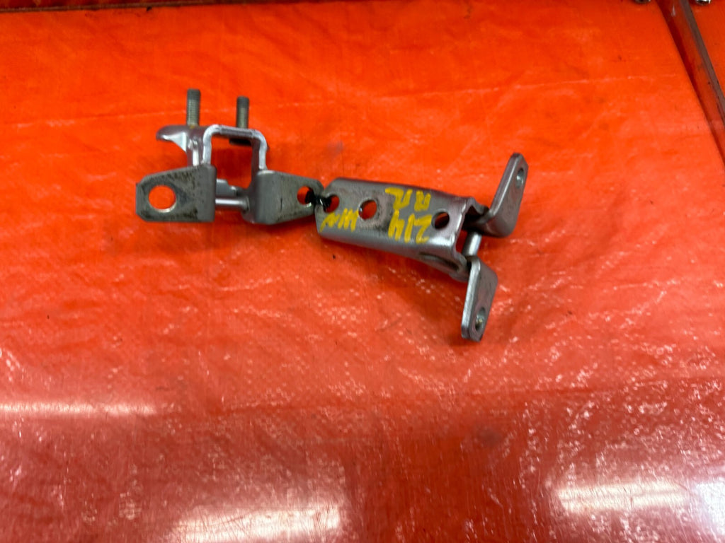 08 15 LANCER EVOLUTION X EVO 10   DOOR HINGE SET UPPER & LOWER RIGHT REAR 2148