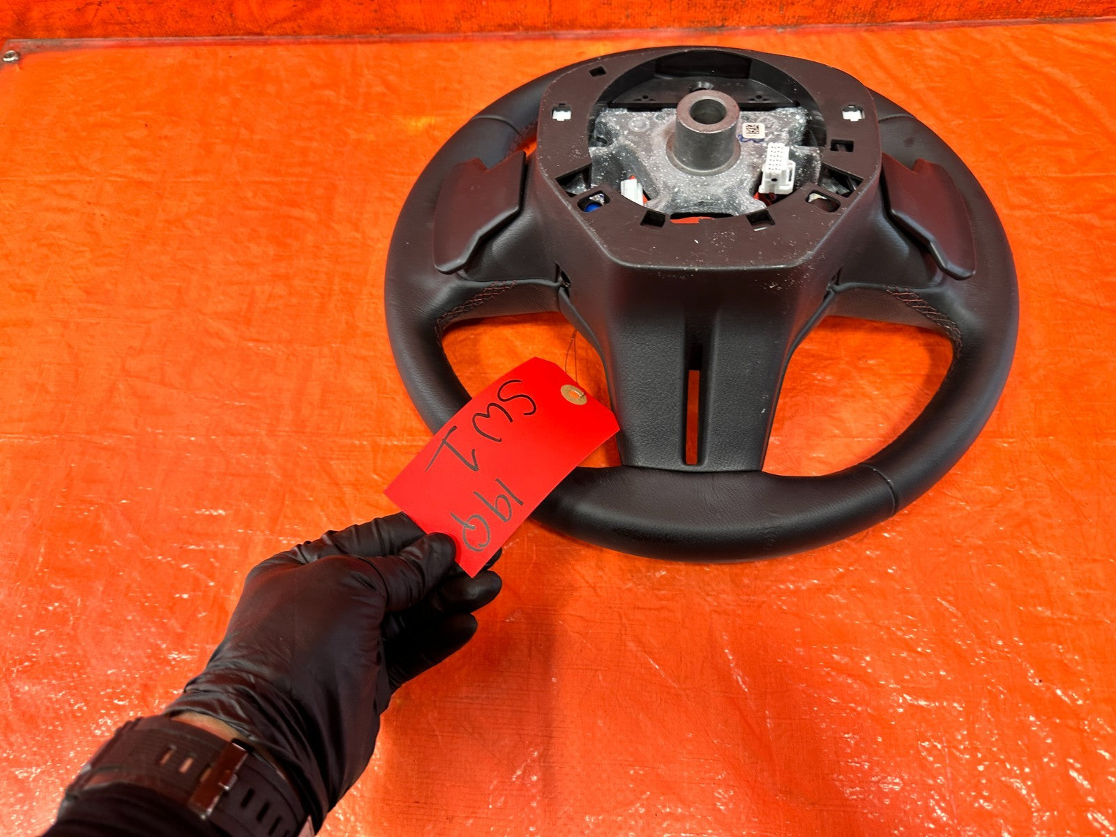 18 24 INFINITI Q50   RED STITCHING   PADDLE SHIFTER   RED SPORT STEERING WHEEL16