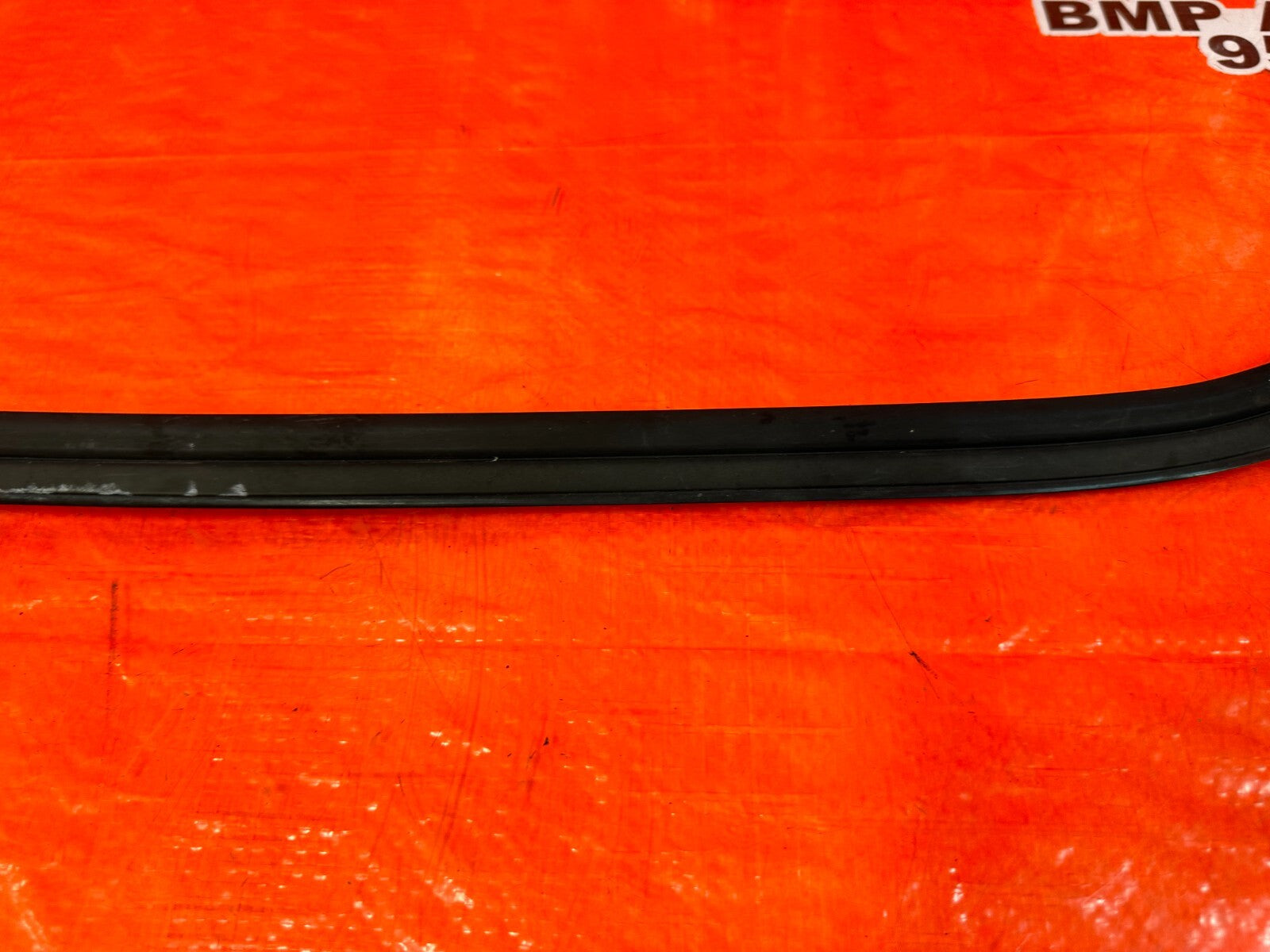 93 97 HONDA DEL SOL   PASSENGER RIGHT WINDSHIELD TRIM   OEM FACTORY #2562