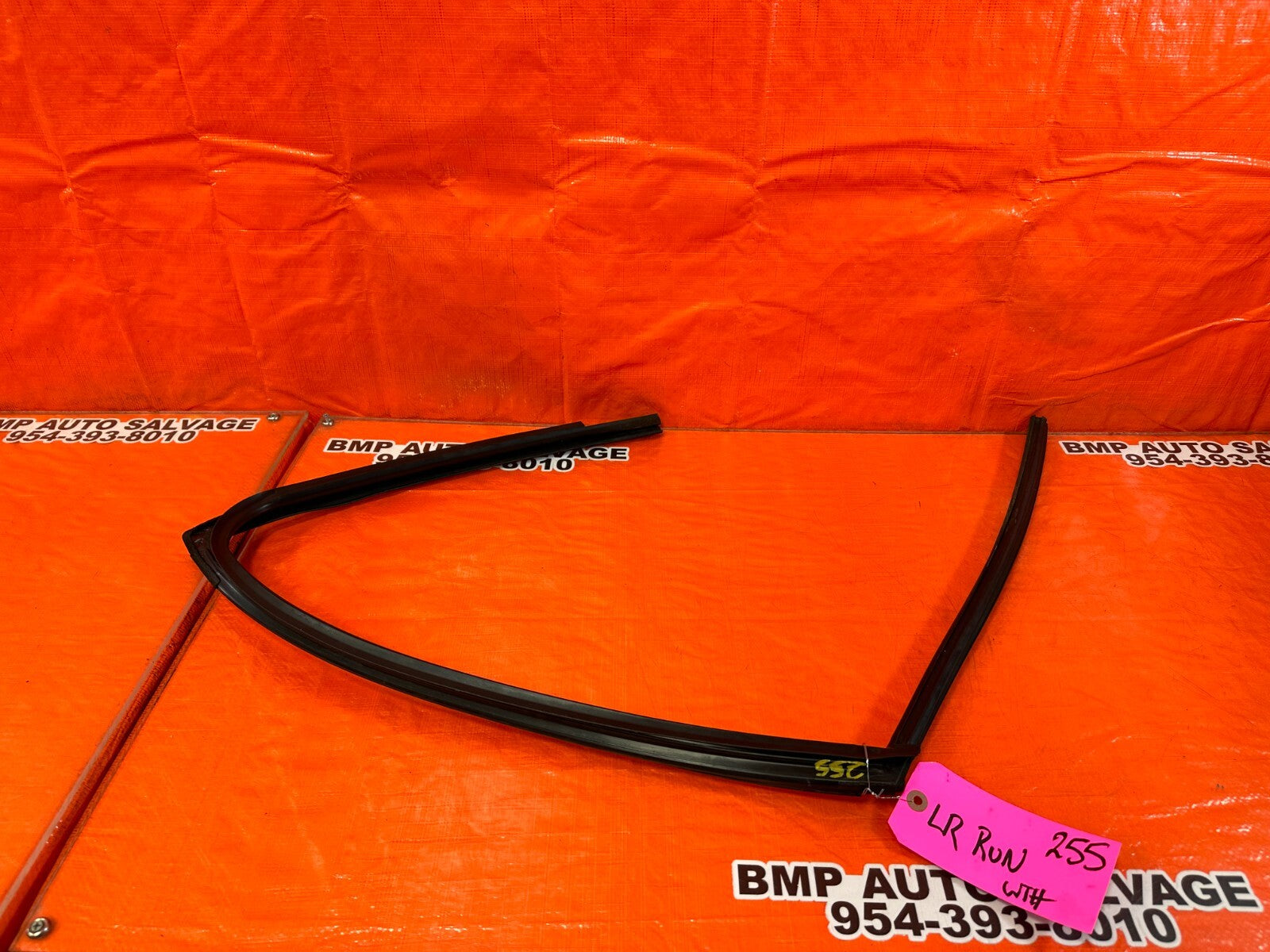 04 08 ACURA TSX   DRIVER LEFT REAR WINDOW GLASS RUN CHANNEL   OEM #25511