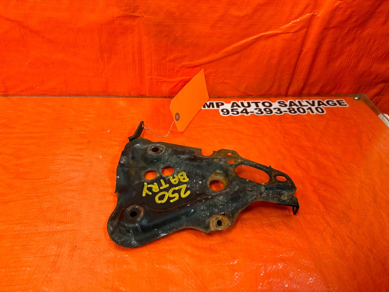 00 05 TOYOTA CELICA   BATTERY MOUNTING TRAY BRACKET   OEM FACTORY #2508