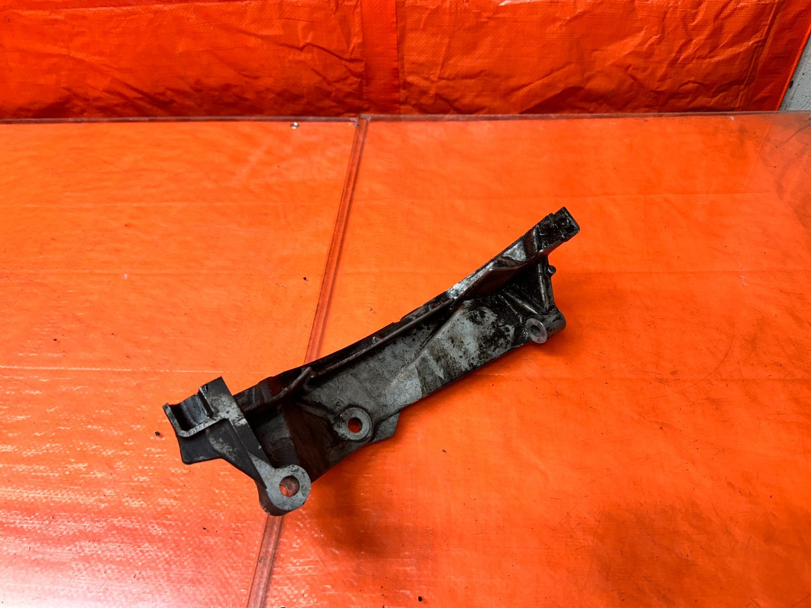 97 01 HONDA PRELUDE 2.2L MT MANUAL TRANSMISSION ALUMINUM LOWER MOUNT BRACKET #3310