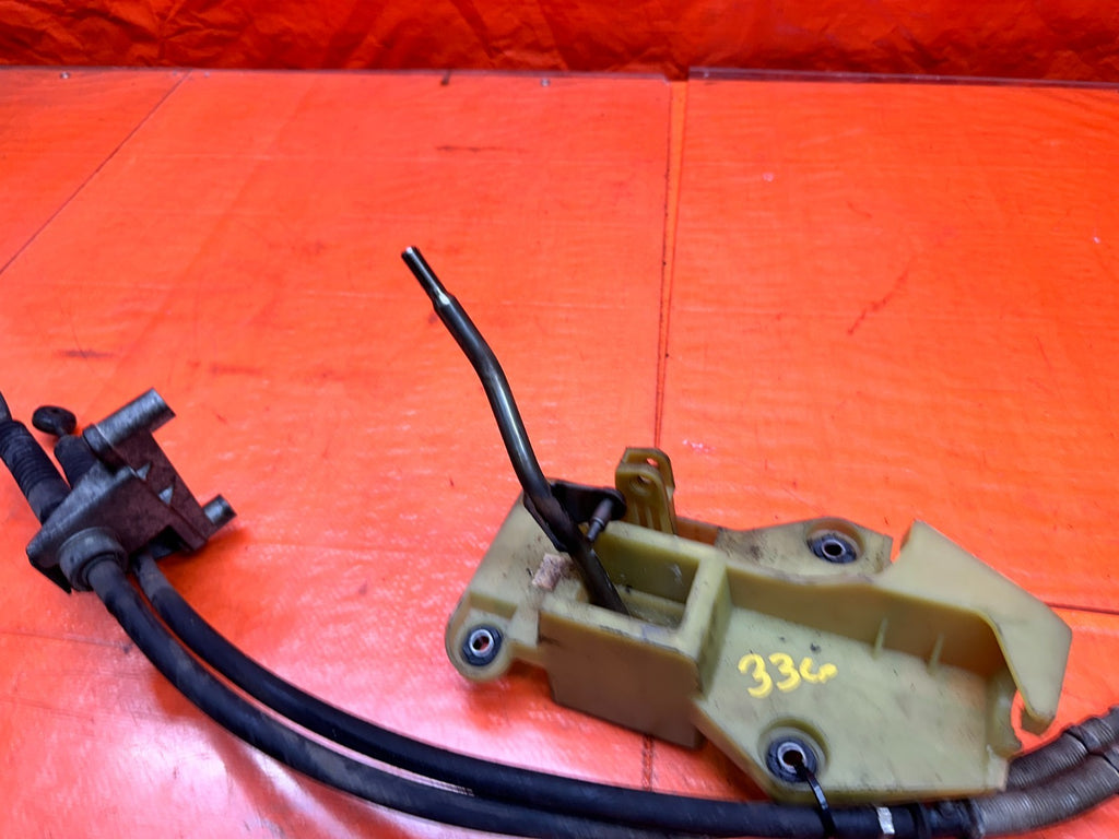 97 01 HONDA PRELUDE 2.2L MT MANUAL SHIFTER BOX BASE WITH SHIFT CABLES OEM #33612