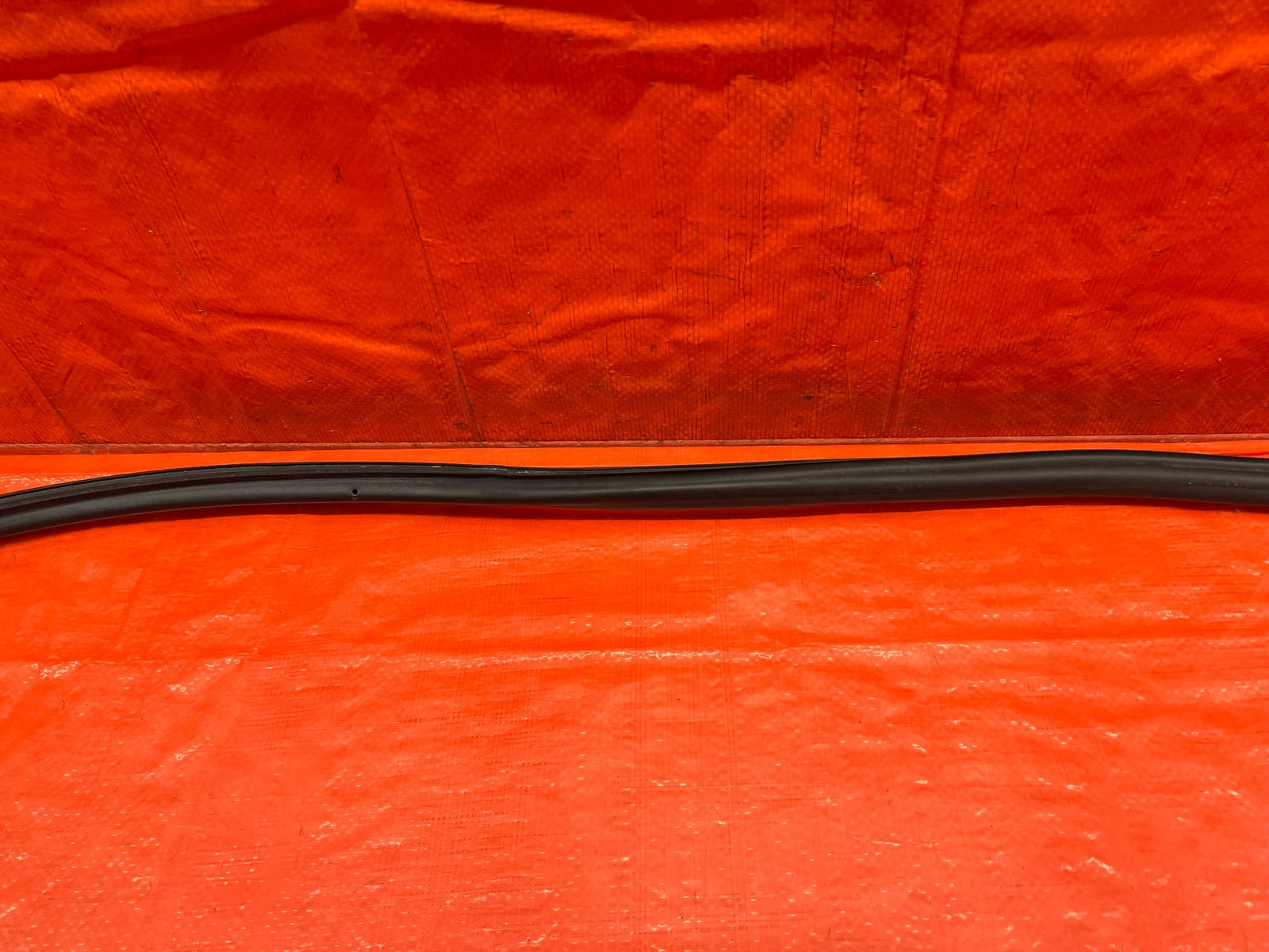 08 15 INFINITI G37 & Q60   RIGHT DOOR   LOWER WEATHER STRIP SEAL OEM #2078