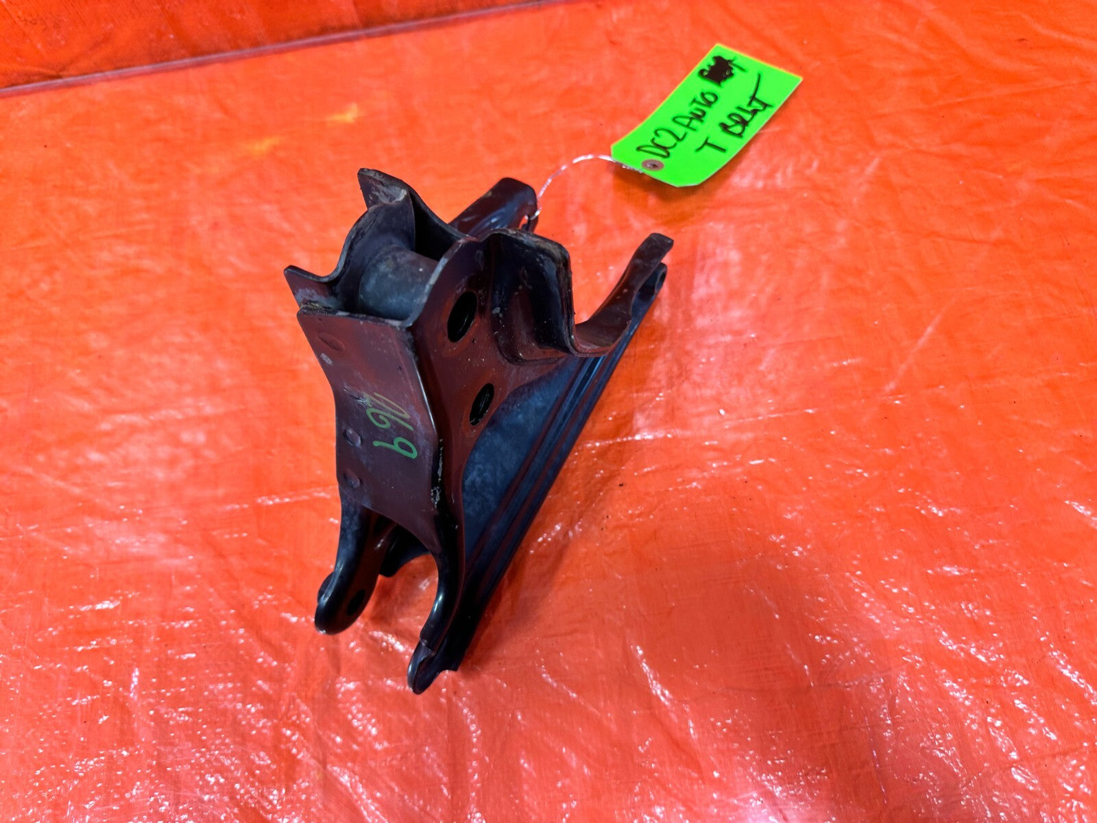 94 01 ACURA INTEGRA   AUTOMATIC   REAR TRANSMISSION BRACKET   OEM #2686
