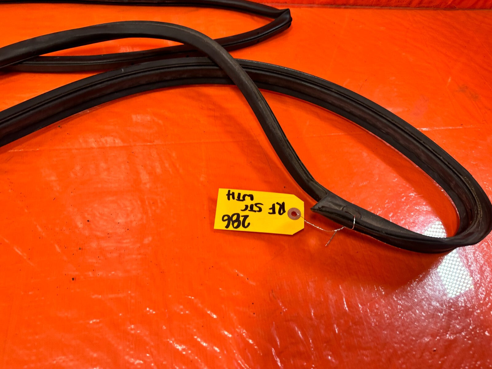 06 11 HONDA CIVIC 2D COUPE   PASSENGER RIGHT  WEATHER STRIP TRIM SEAL GASKET OEM1